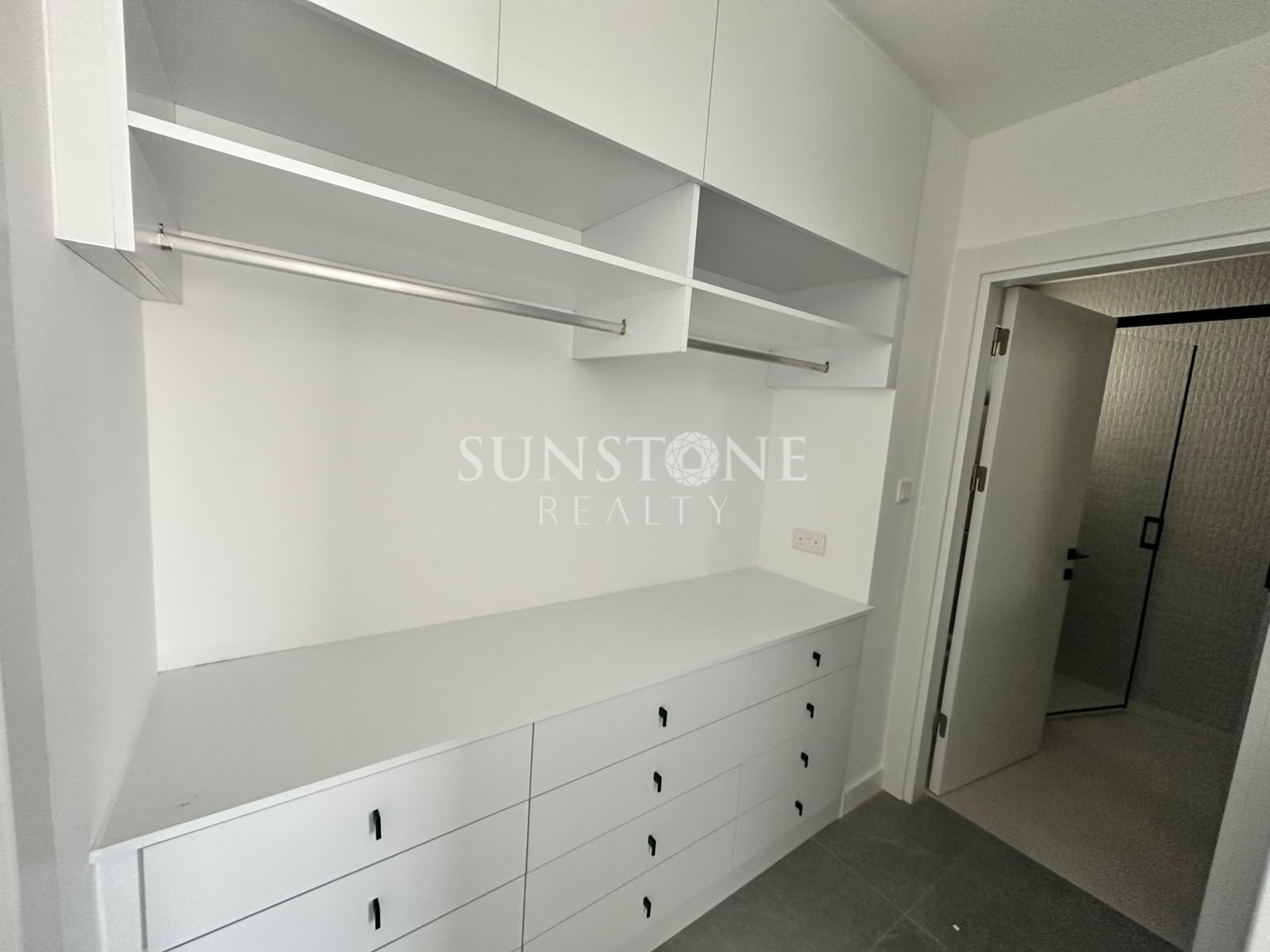 Alsancak Bölgesinin En prestijli Sitesinde Kiralık 2+1 Penthouse 11