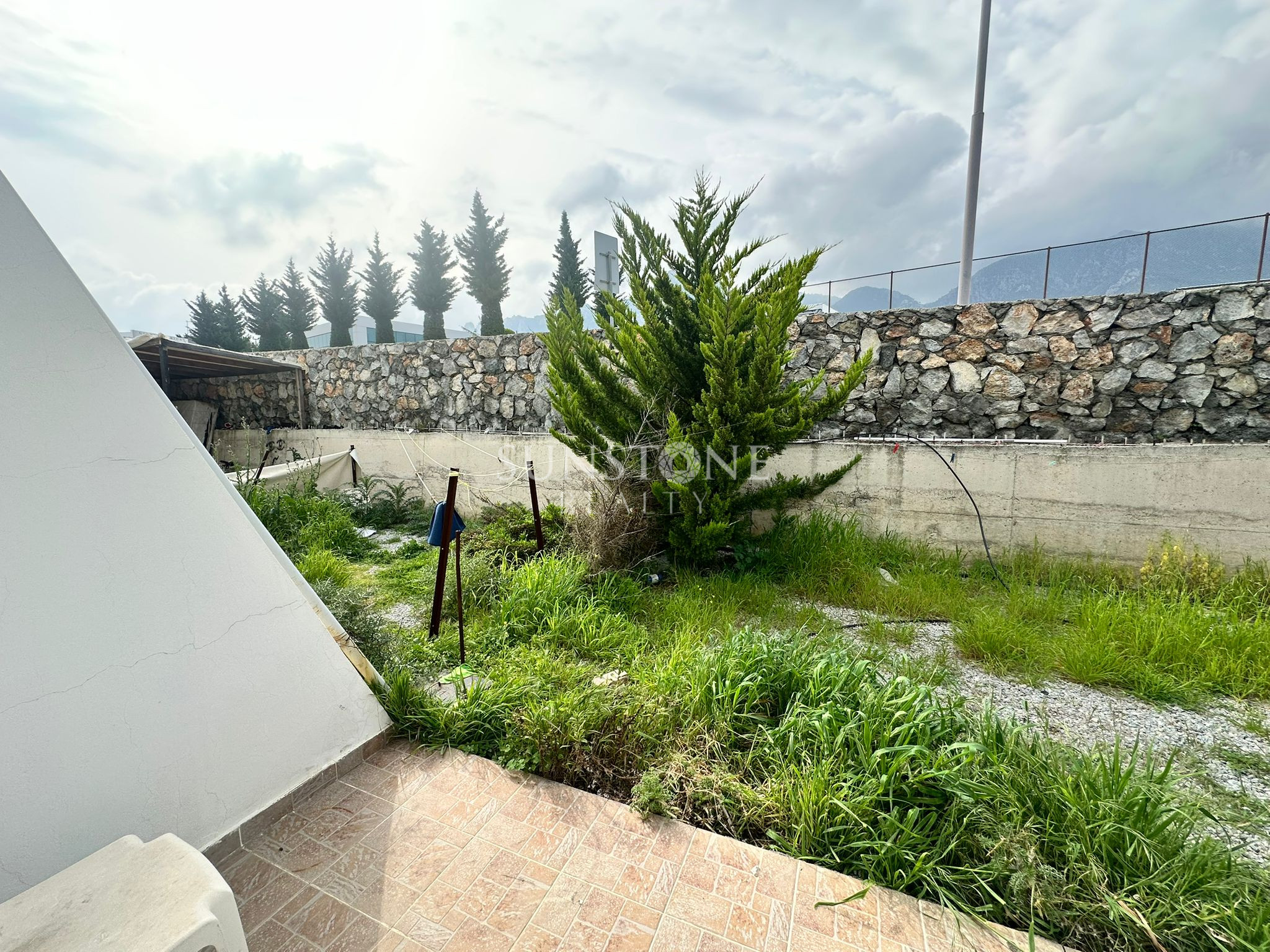 Kıbrıs Girne GAÜ yolunda Kiralık Full Eşyalı 1+1 Daire  7