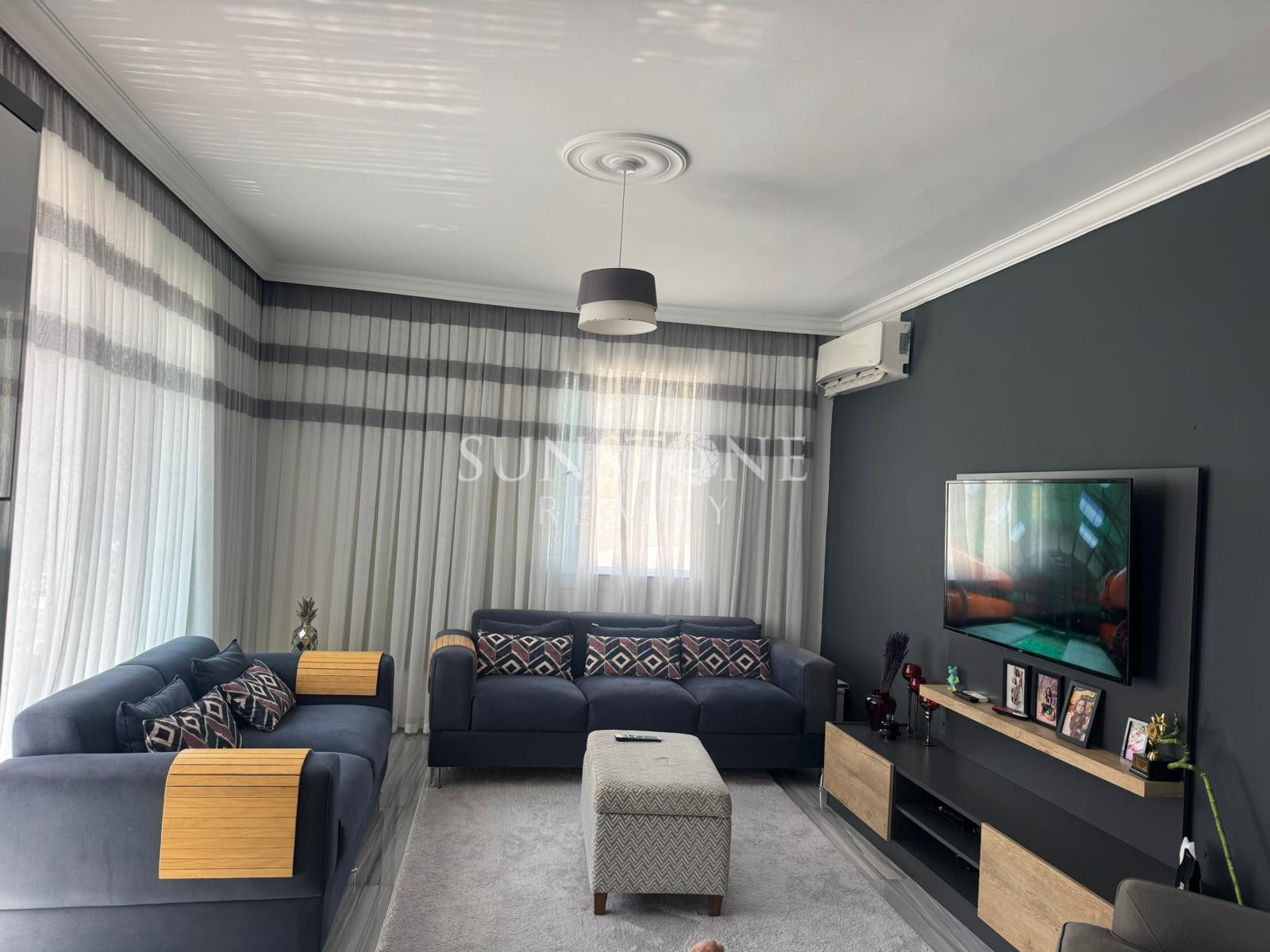 Girne Alsancak'ta Nejat British Okulu civarı 3+1 Satılık Daire  2