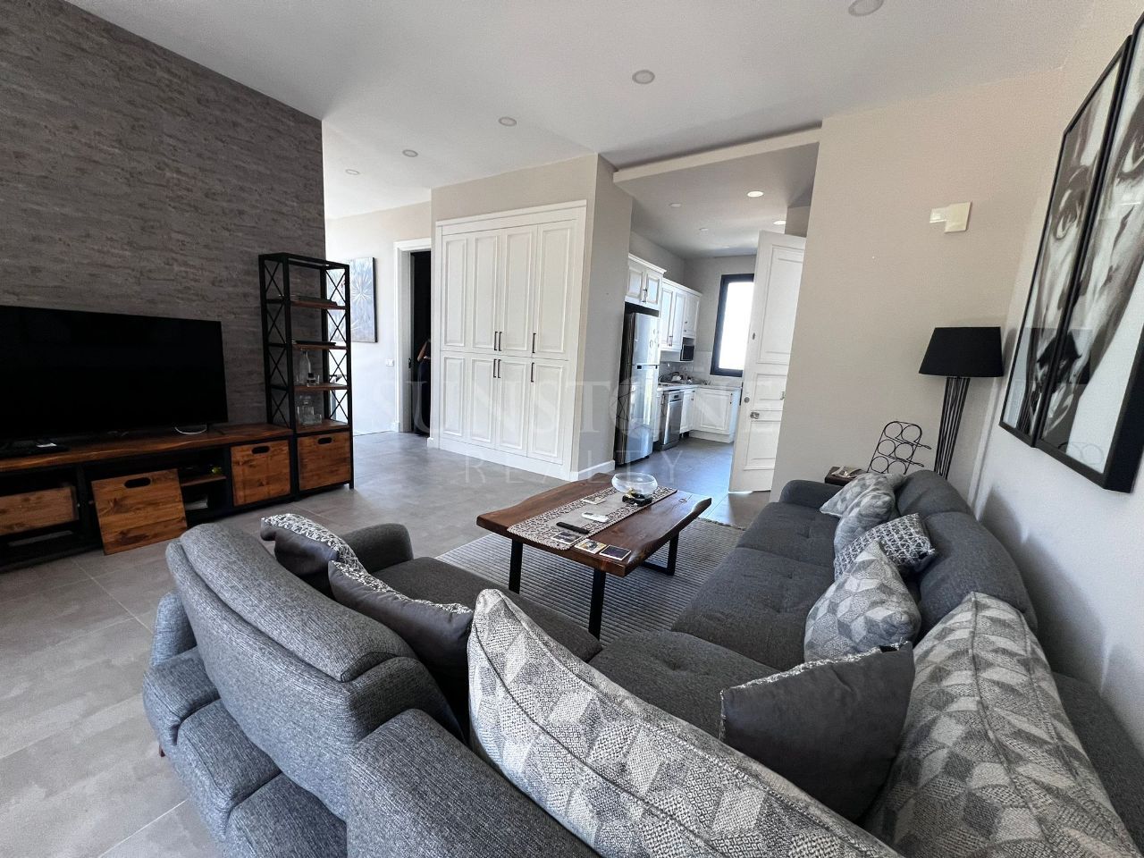 Fully Furnished 4+1 Apartment with Private Pool for Rent in Girne Bellapais, Cyprus 8
