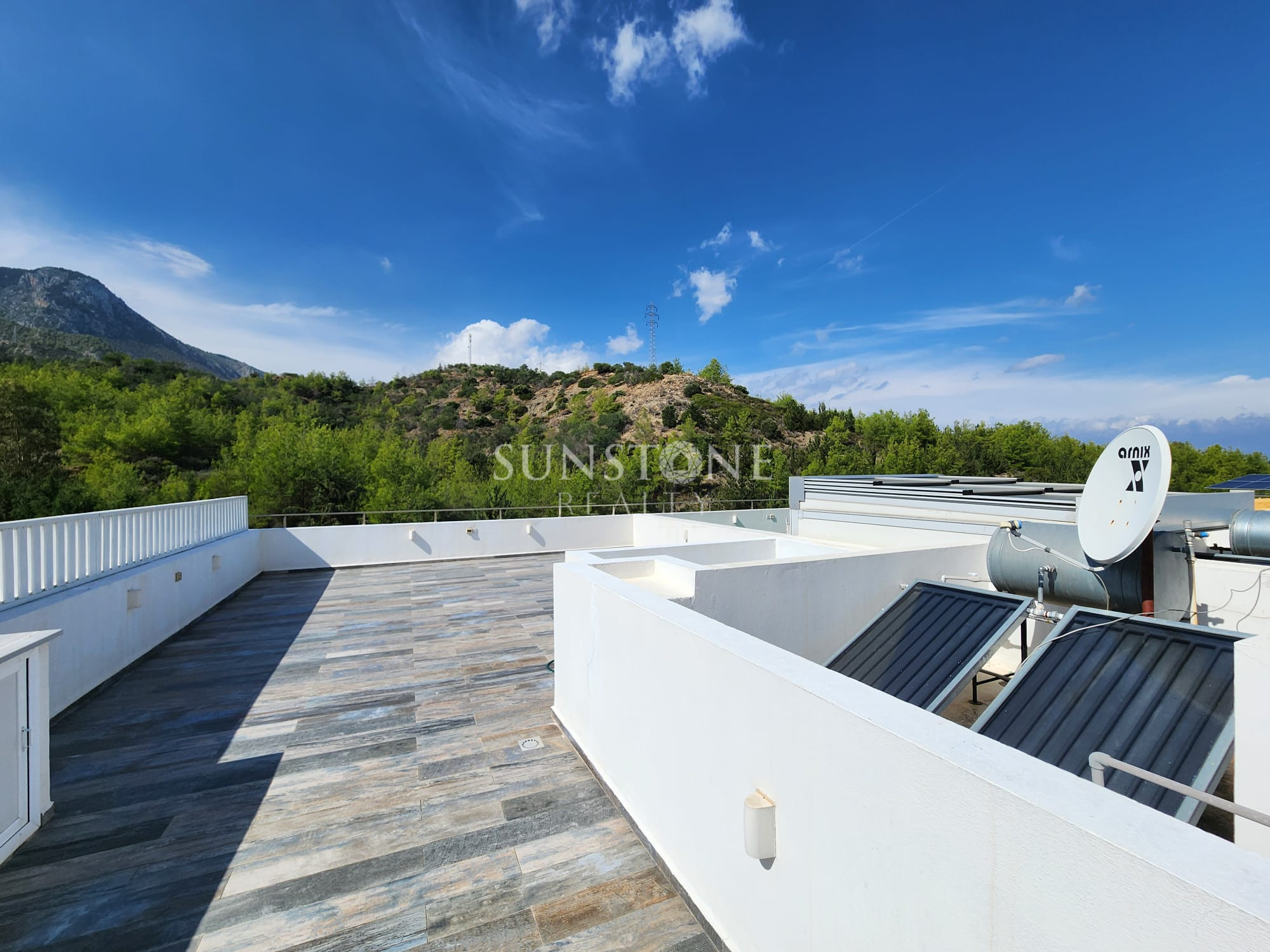  Girne Bellapais'te Dağ ve Doğa Manzaralı Full Eşyalı 4+1 Türk Koçanlı Satılık İkiz Villa. 26