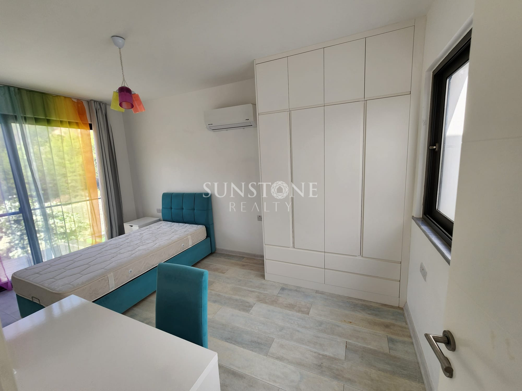  Girne Bellapais'te Dağ ve Doğa Manzaralı Full Eşyalı 4+1 Türk Koçanlı Satılık İkiz Villa. 8