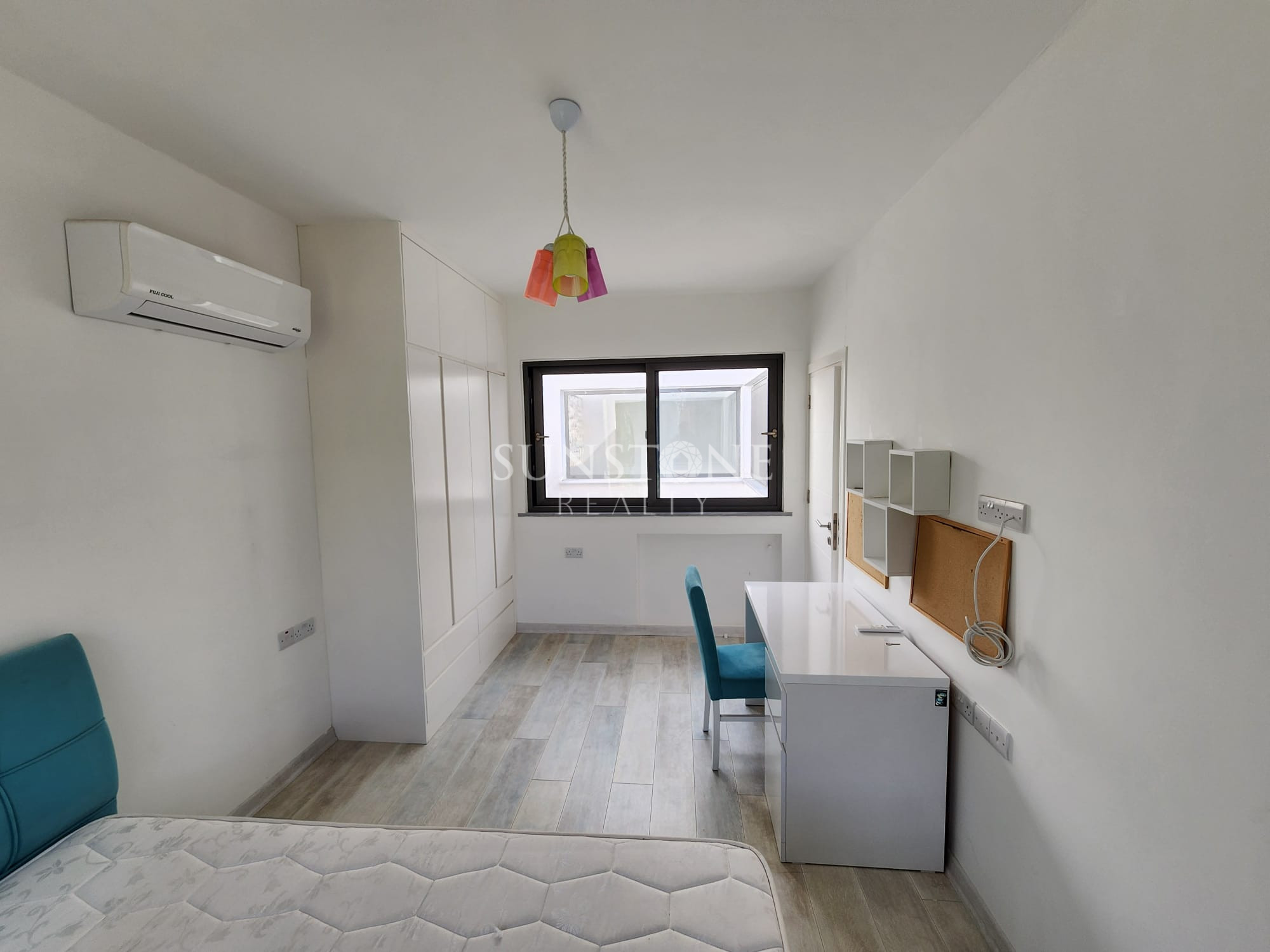  Girne Bellapais'te Dağ ve Doğa Manzaralı Full Eşyalı 4+1 Türk Koçanlı Satılık İkiz Villa. 10