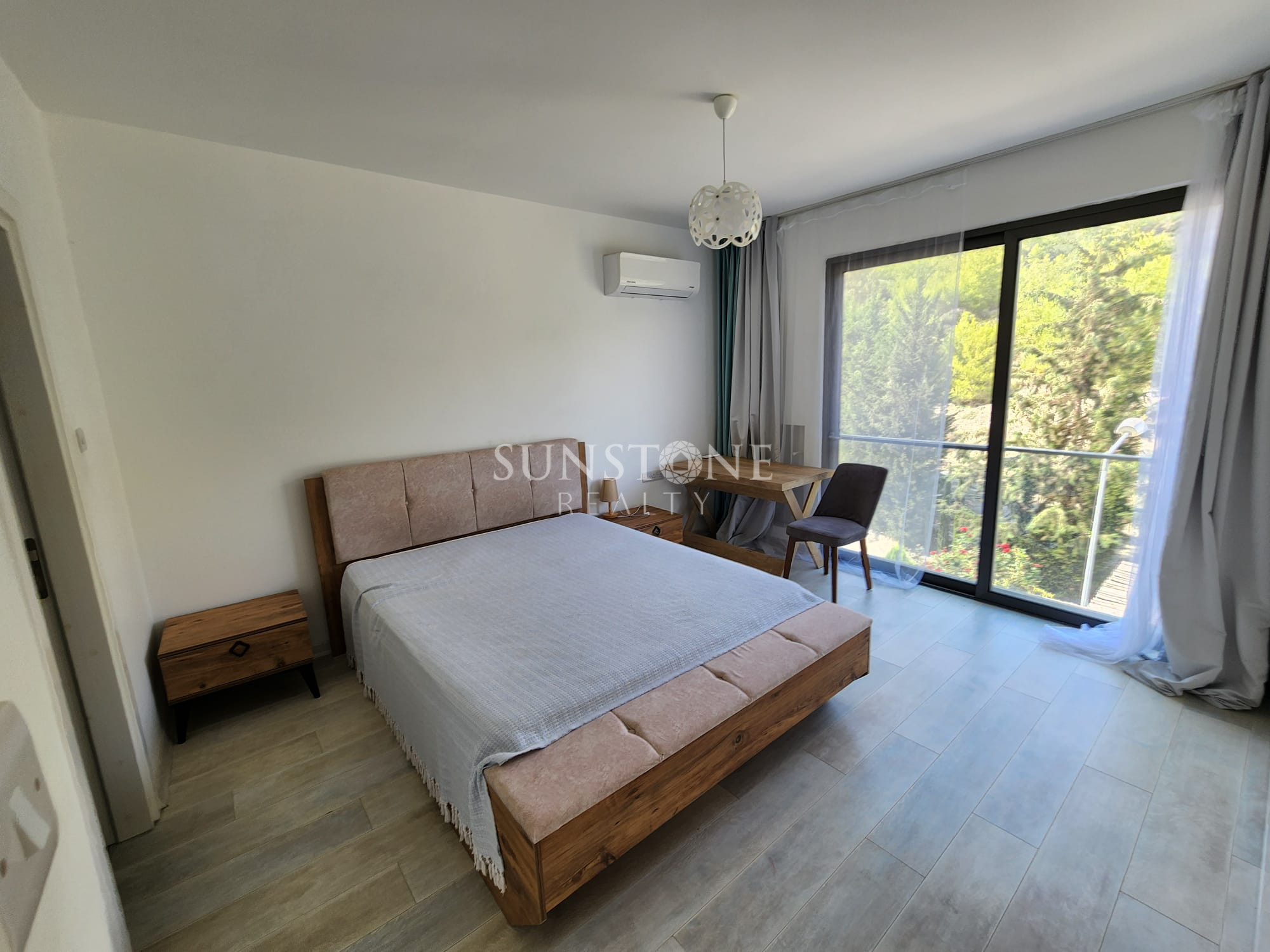 Girne Bellapais'te Dağ ve Doğa Manzaralı Full Eşyalı 4+1 Türk Koçanlı Satılık İkiz Villa. 15