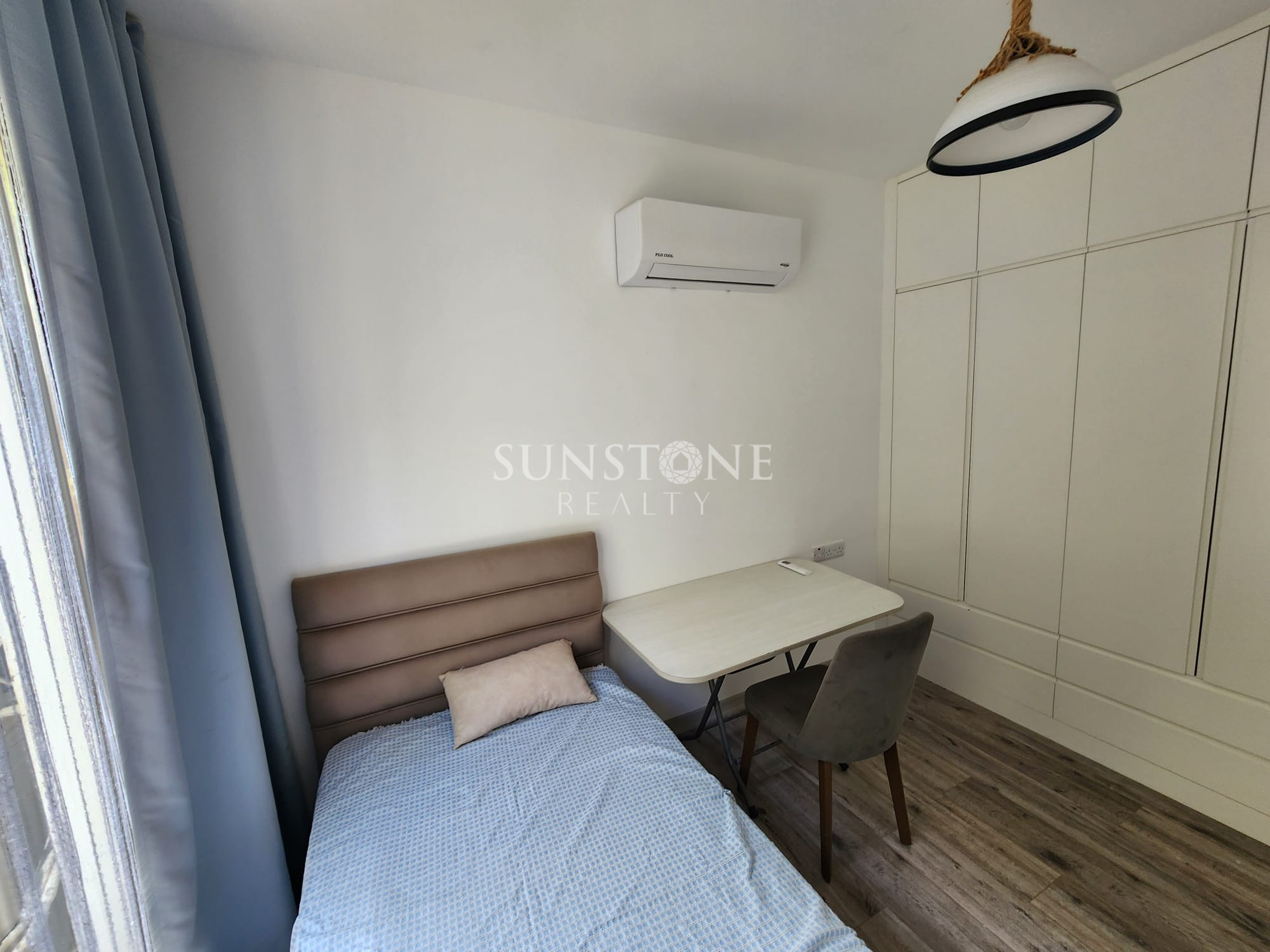  Girne Bellapais'te Dağ ve Doğa Manzaralı Full Eşyalı 4+1 Türk Koçanlı Satılık İkiz Villa. 11