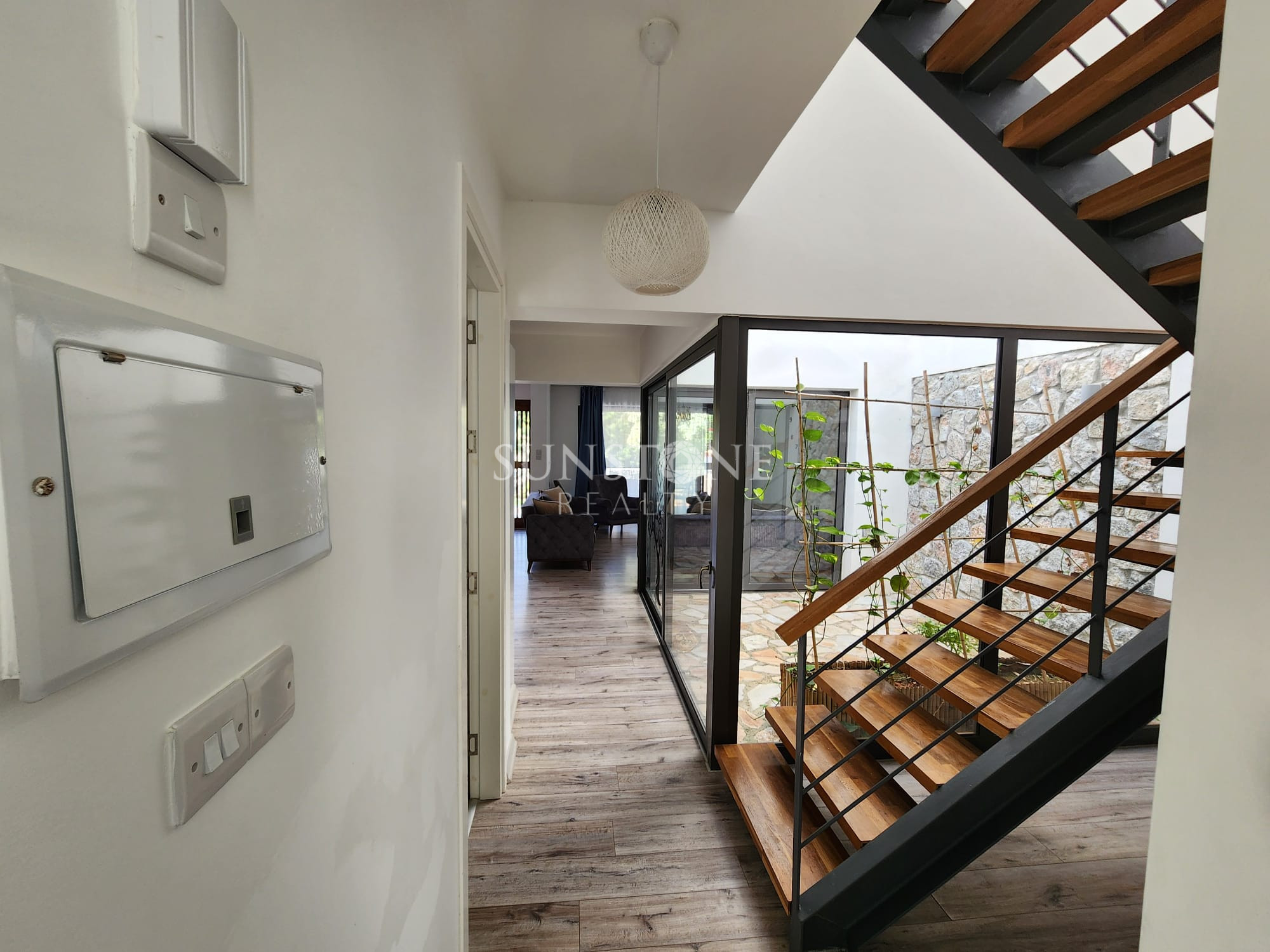  Girne Bellapais'te Dağ ve Doğa Manzaralı Full Eşyalı 4+1 Türk Koçanlı Satılık İkiz Villa. 5