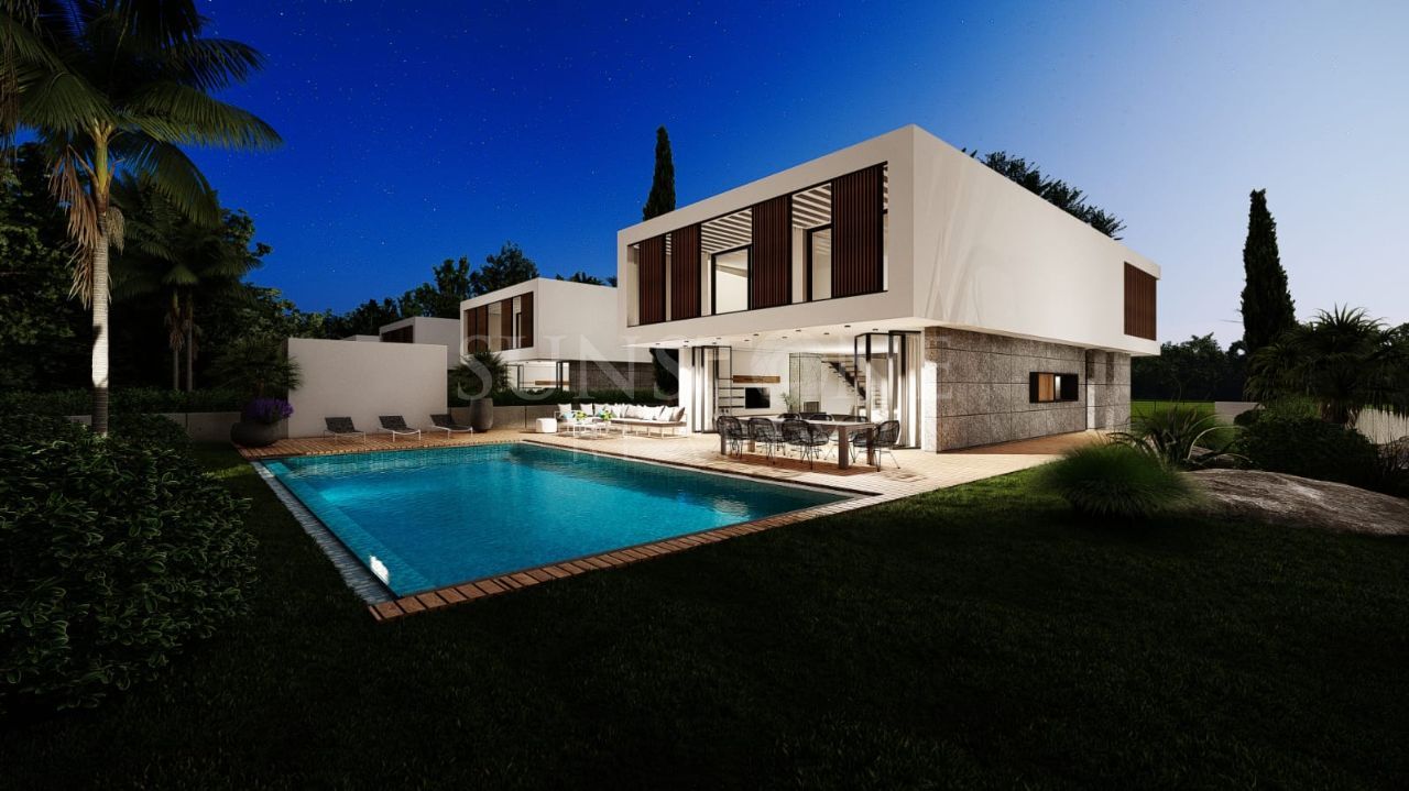 Kıbrıs Girne Çatalköy'de Türk Koçanlı Özel Tasarımlı Satılık 4+1 Havuzlu Villa. 4