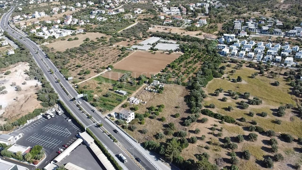 Kıbrıs Girne Edremit'te Anayola Sıfır Ticari İzinli Avm Projesi Onaylanmış Satılık Arazi 8