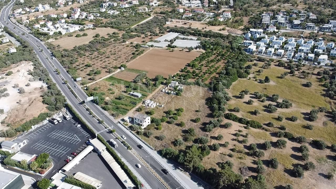 Kıbrıs Girne Edremit'te Anayola Sıfır Ticari İzinli Avm Projesi Onaylanmış Satılık Arazi 10