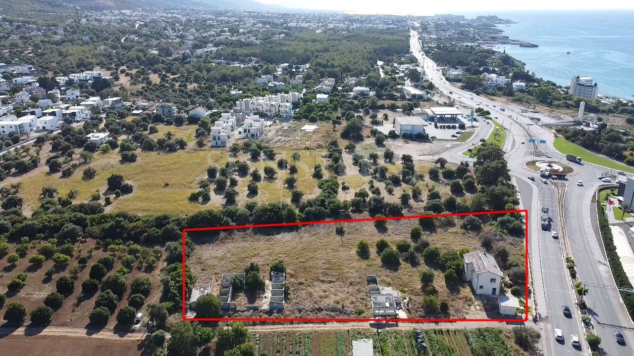 Kıbrıs Girne Edremit'te Anayola Sıfır Ticari İzinli Avm Projesi Onaylanmış Satılık Arazi 2