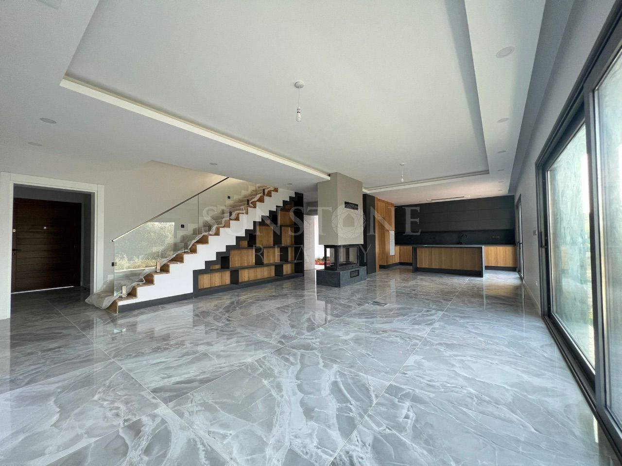 Cyprus Kyrenia Edremit 4+1 Detached Villas for Sale with Luxurious Architecture in a Magnificent Location 3