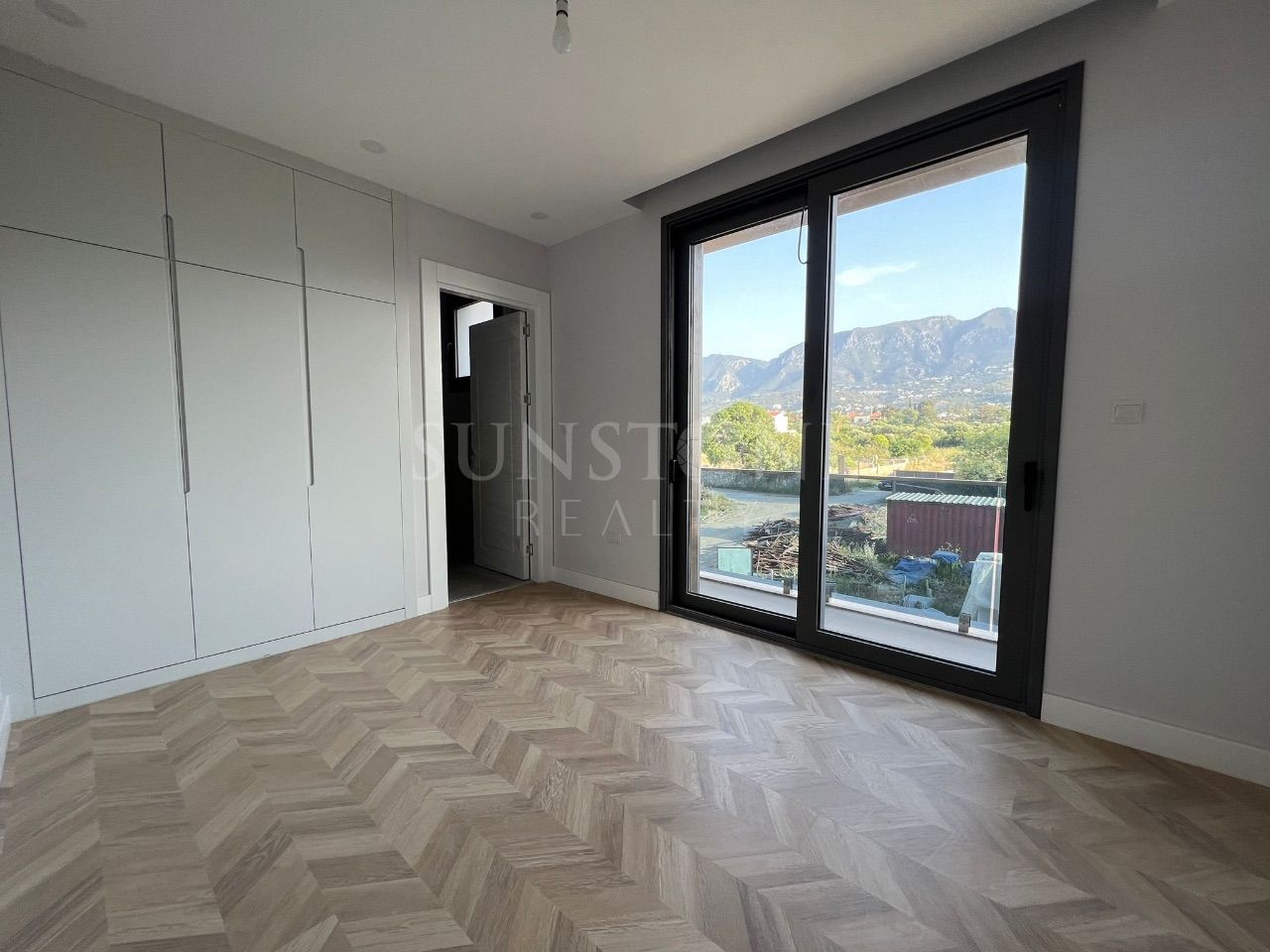 Cyprus Kyrenia Edremit 4+1 Detached Villas for Sale with Luxurious Architecture in a Magnificent Location 7