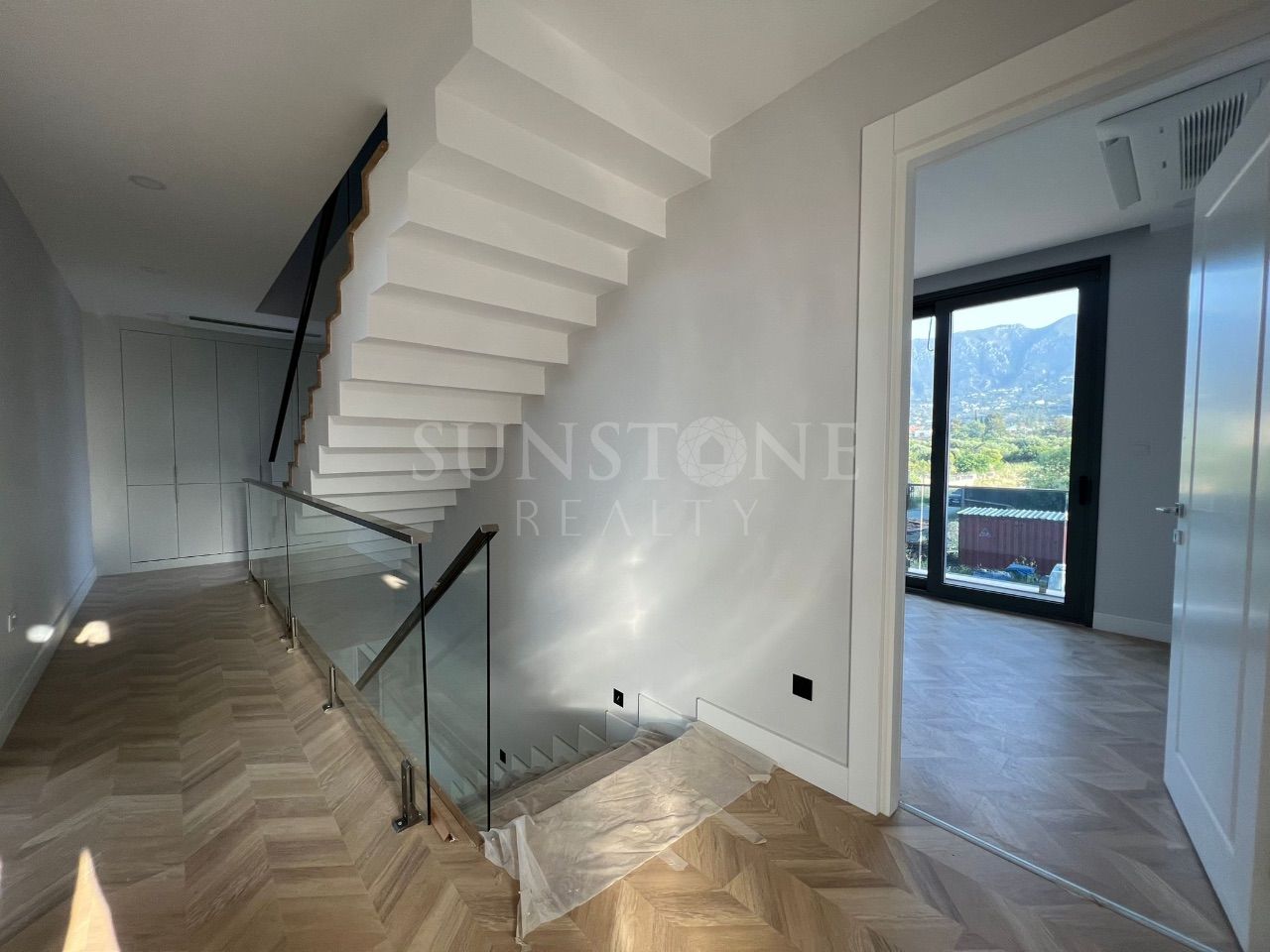 Cyprus Kyrenia Edremit 4+1 Detached Villas for Sale with Luxurious Architecture in a Magnificent Location 10