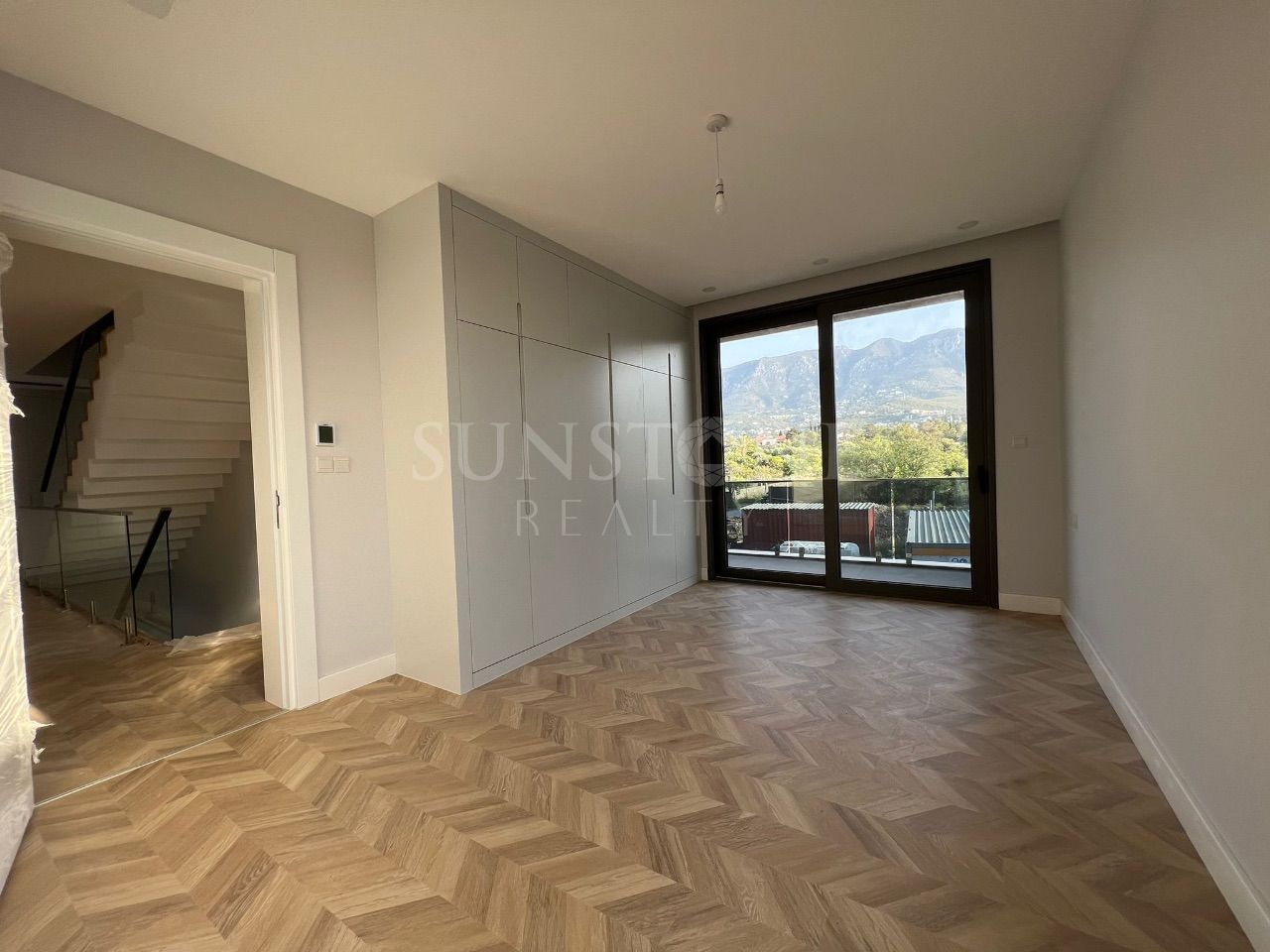 Cyprus Kyrenia Edremit 4+1 Detached Villas for Sale with Luxurious Architecture in a Magnificent Location 9