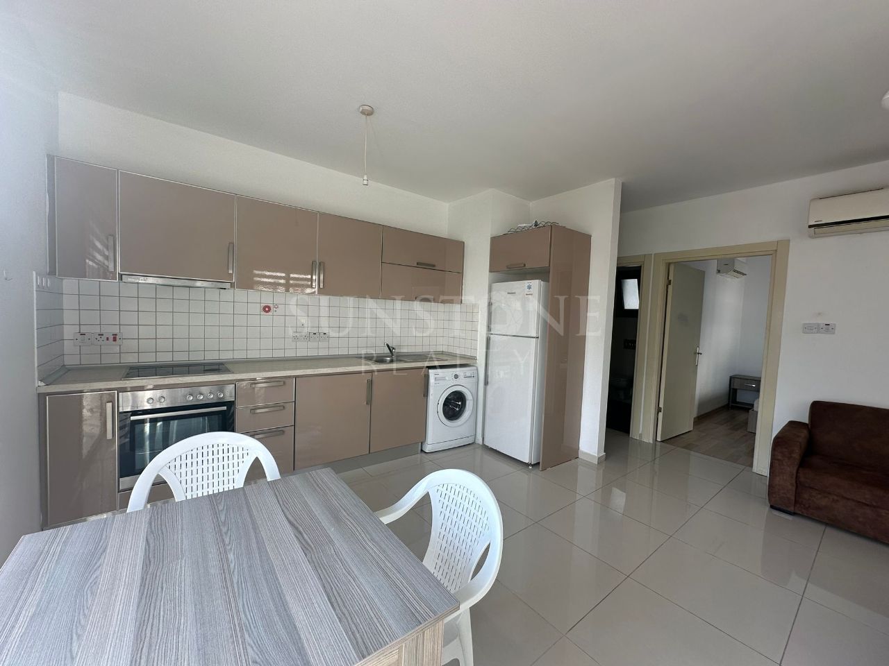 Fully Furnished 1+1 Apartment for Rent in Girne City Center, Cyprus 5