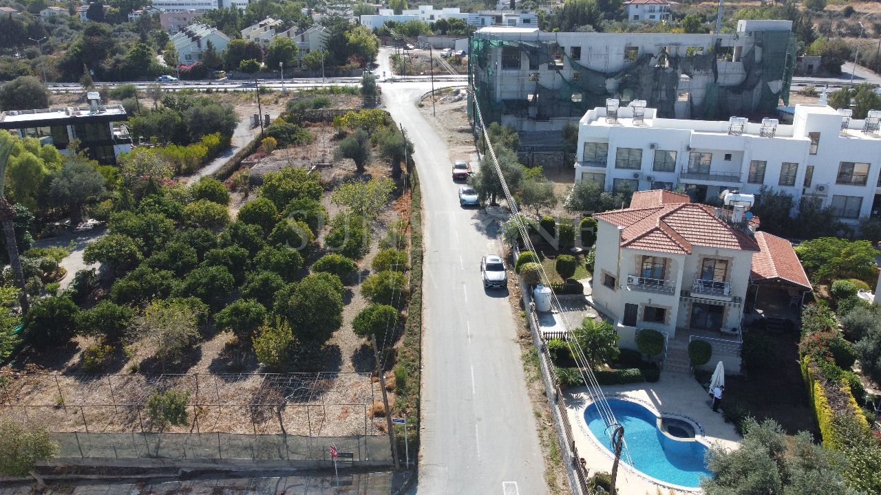Girne Karaoğlanoğlu'nda Özel Havuzlu ve Bahçeli Kiralık Villa 3