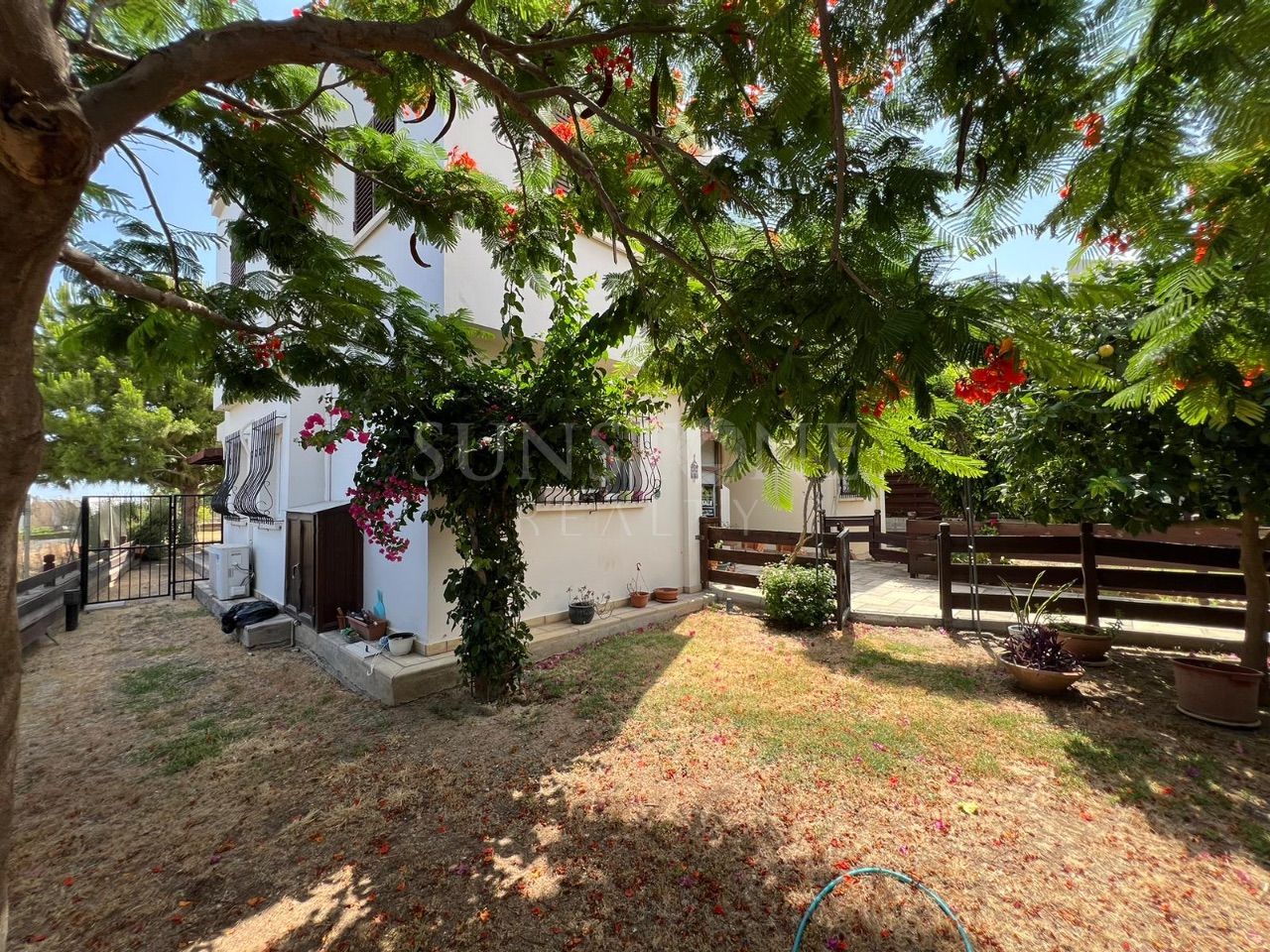 3+1 Detached Twin Villa with Shared Swimming Pool in Girne Karaoğlanoğlu Site 3