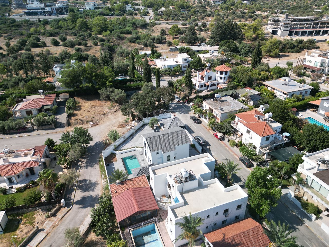 For sale 4-bedroom Villa in Girne Karaooğlanoğlu 'S' Region in Cyprus 8