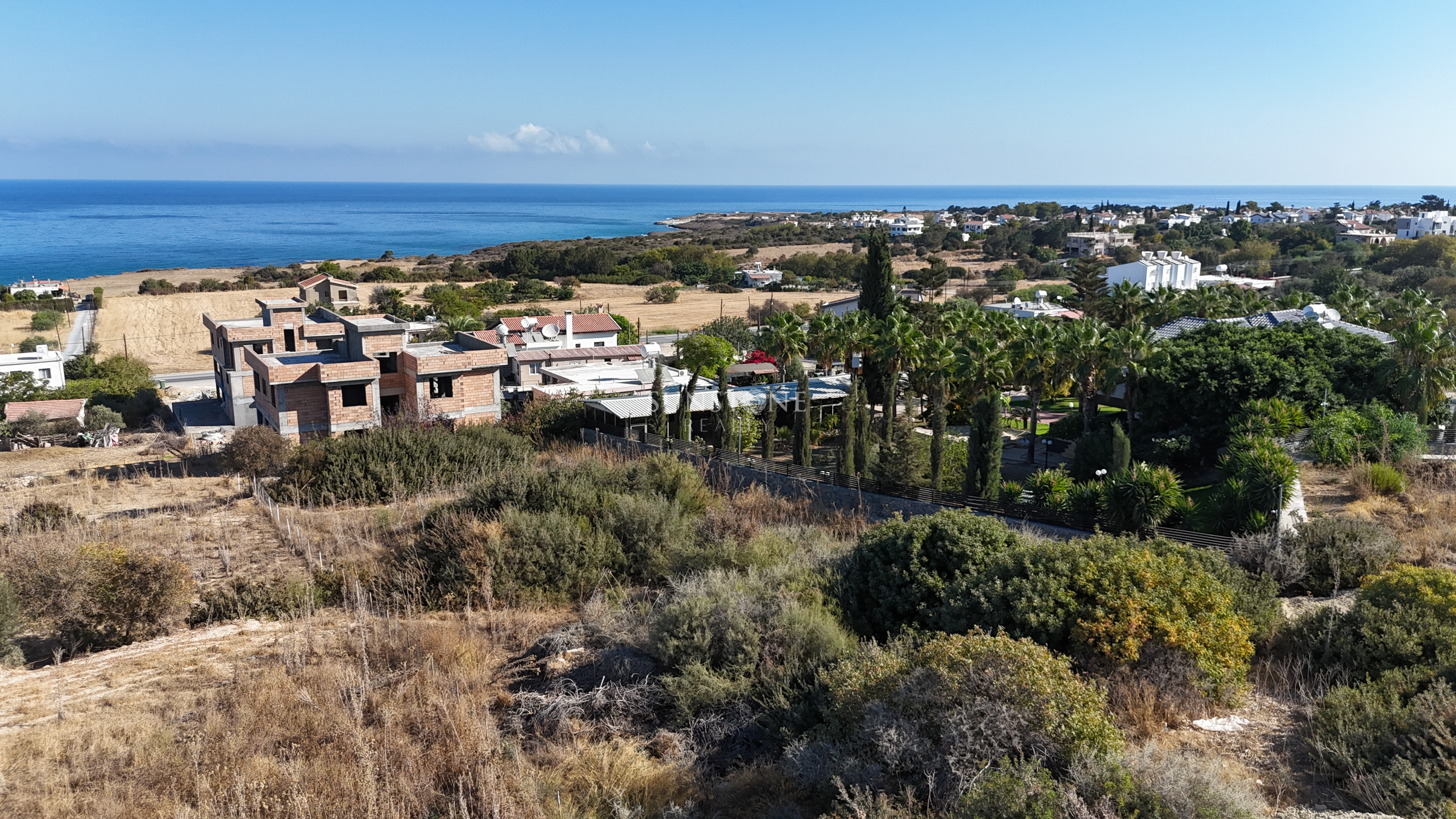 Girne Karşıyaka Bölgesinde Muhteşem Lokasyon'da Satılık Arazi 2