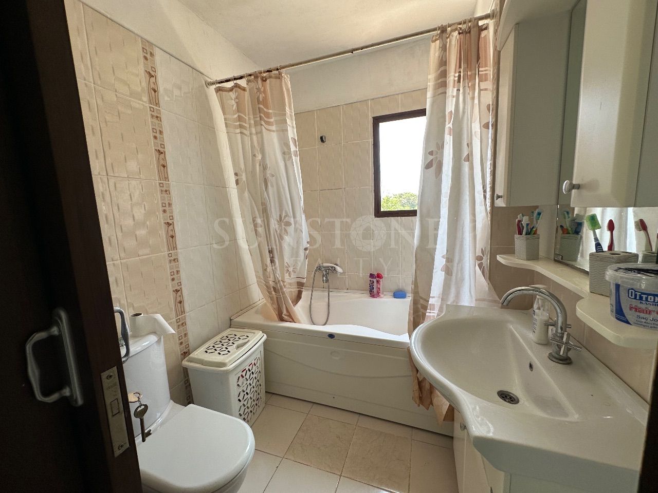 For Sale: Fully Furnished 3+1 Villa in Lapta, Girne, Cyprus 20