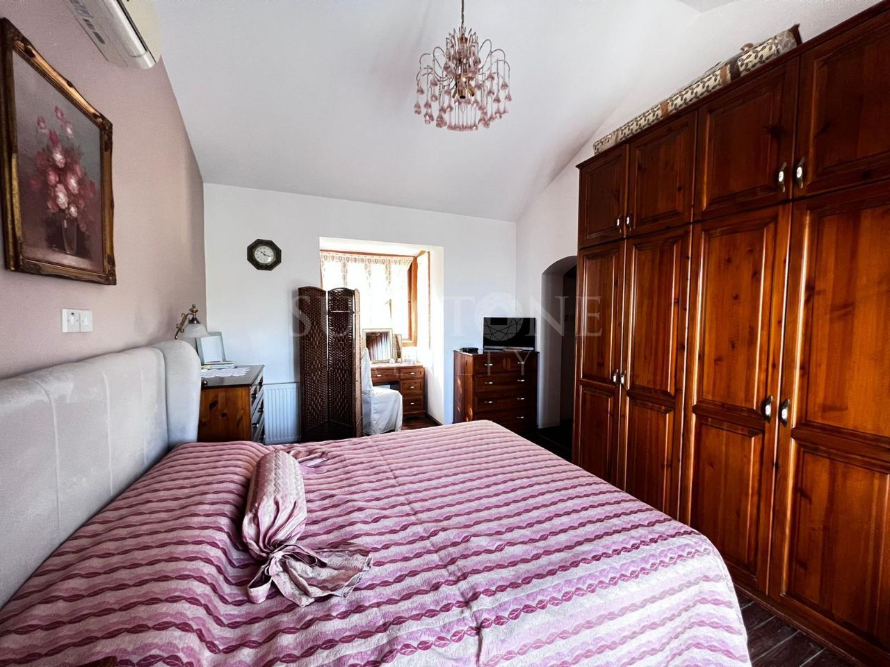 Kıbrıs Girne Alsancak'da Satılık Dağ ve Deniz Manzaralı, Muhteşem Akdeniz Stili 3+2 Villa 11