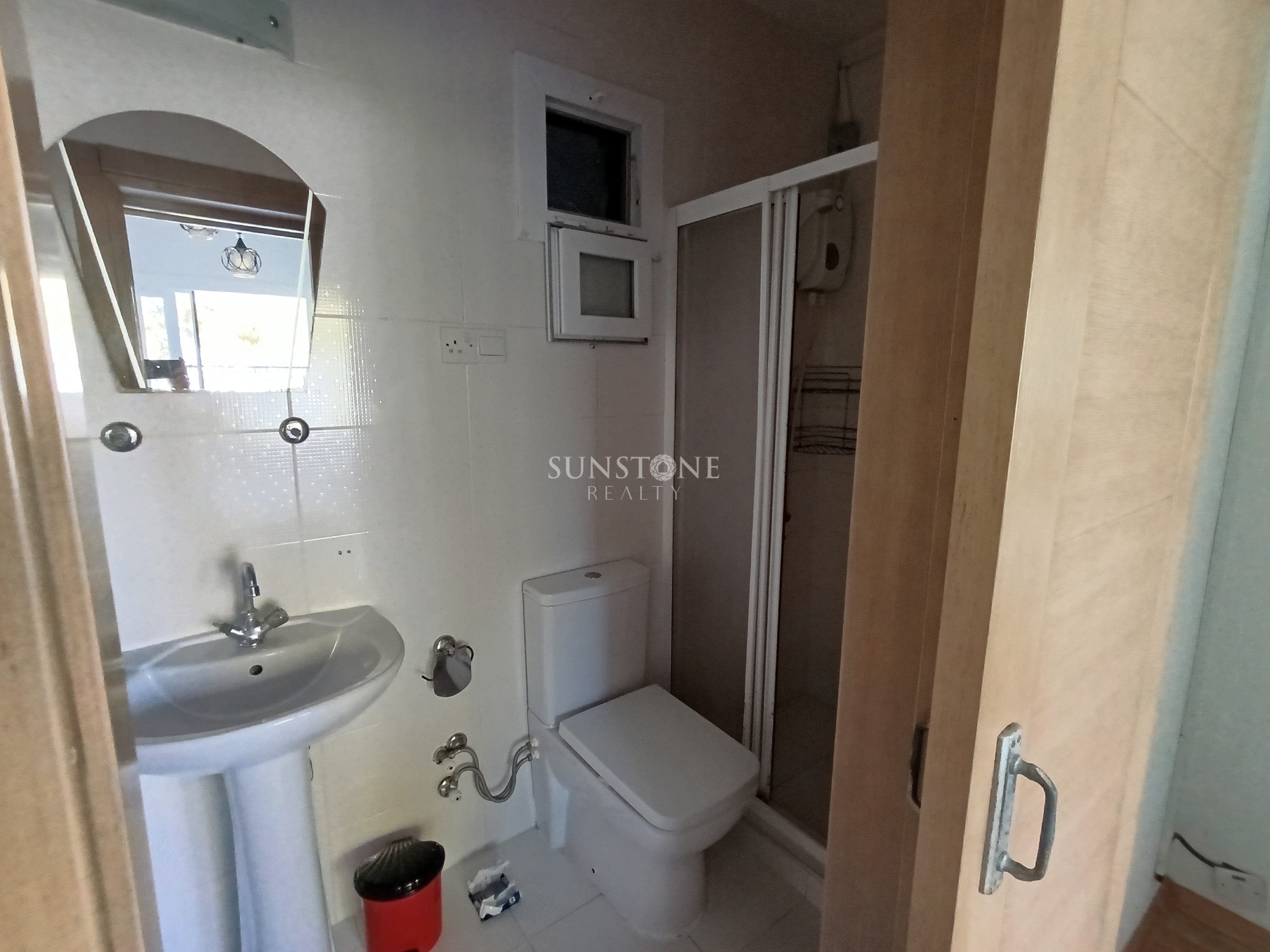 Girne Merkez Kiralık 3+1 Daire 12