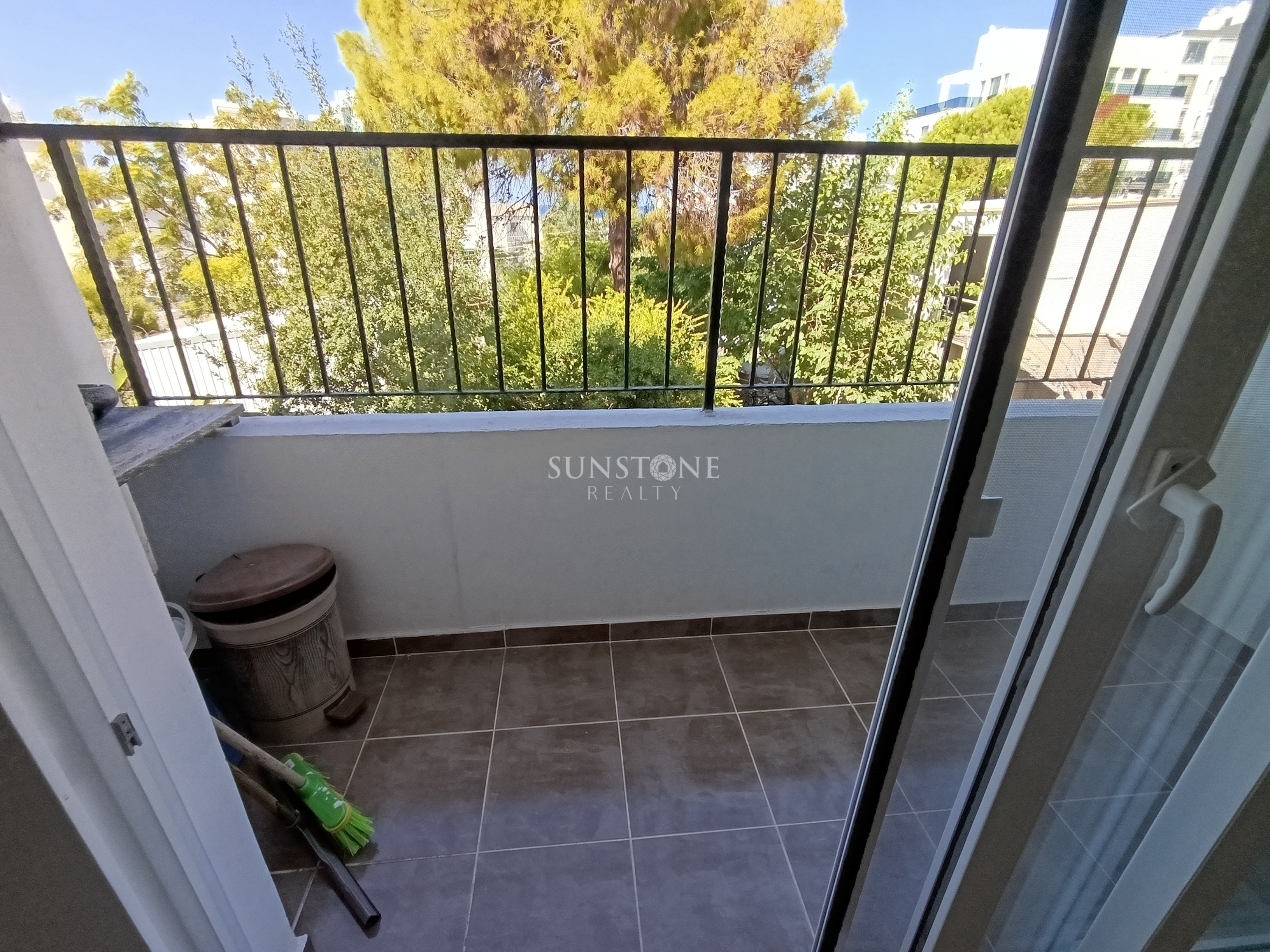 Girne Merkez Kiralık 3+1 Daire 6