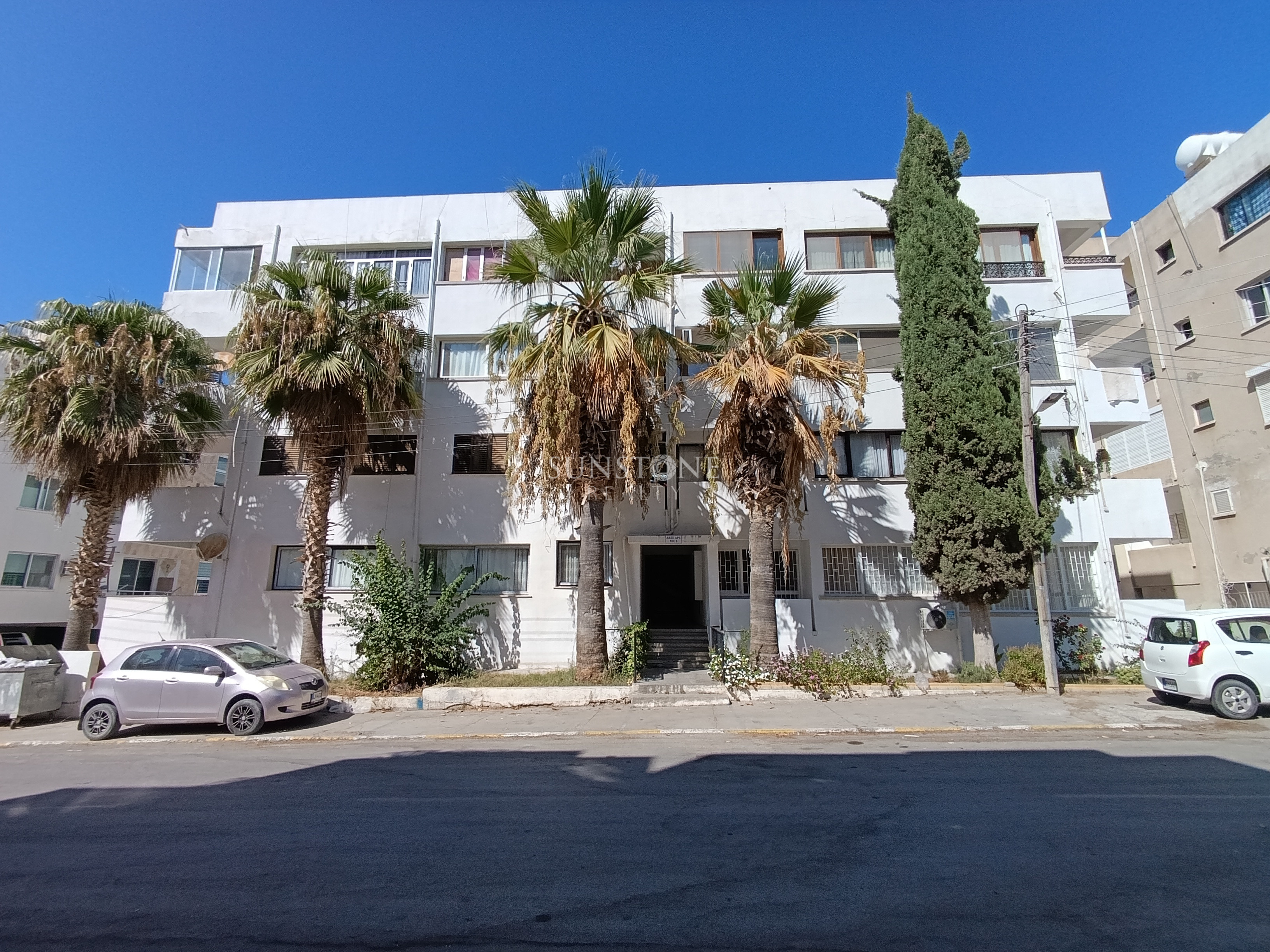 Girne Merkez Kiralık 3+1 Daire 2