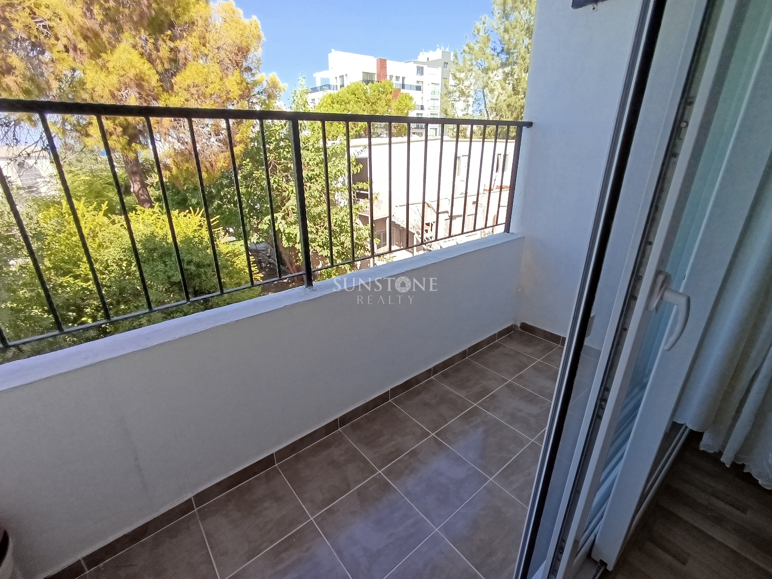 Girne Merkez Kiralık 3+1 Daire 8