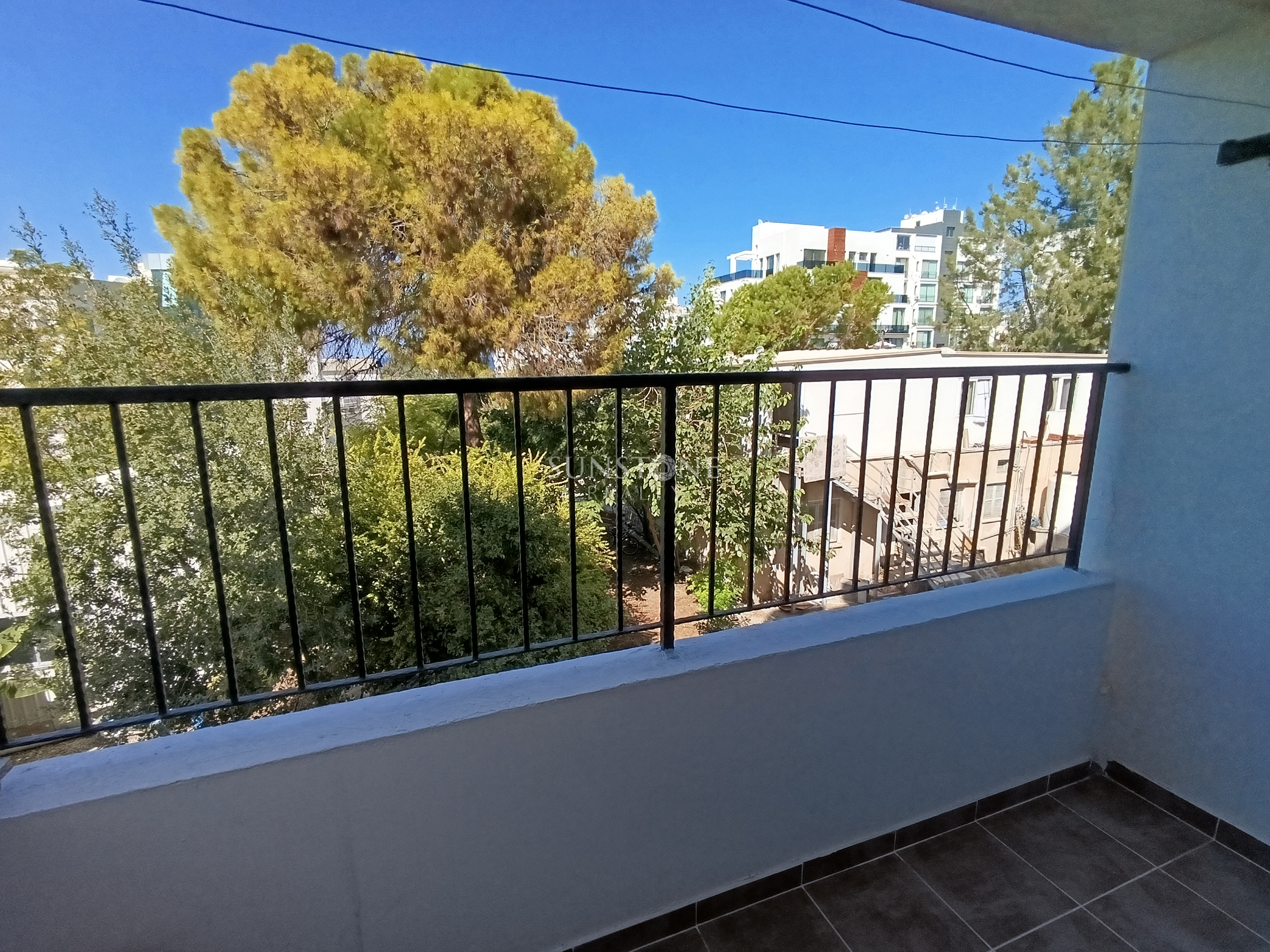 Girne Merkez Kiralık 3+1 Daire 4