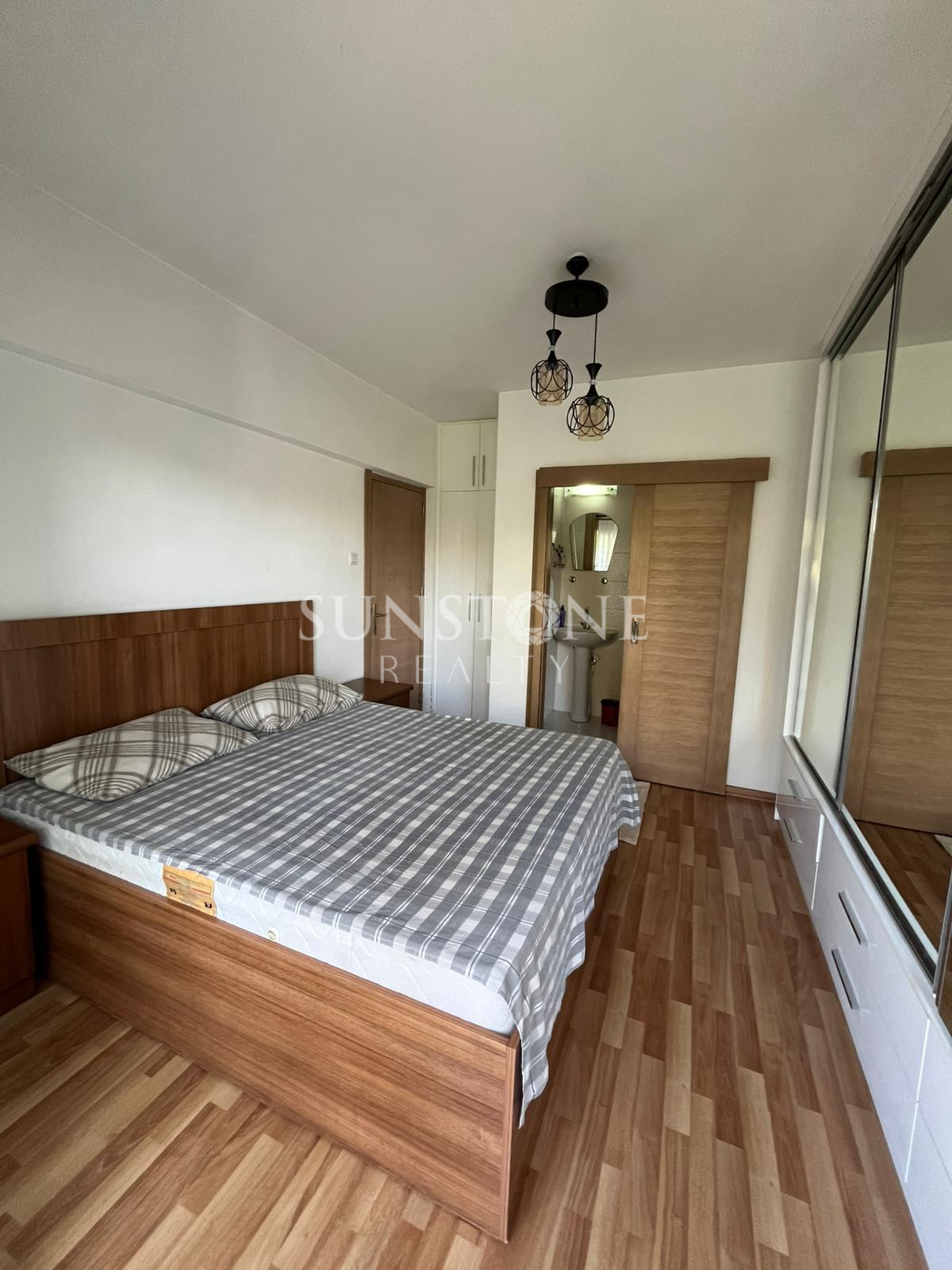 Girne Merkez Kiralık 3+1 Daire 23