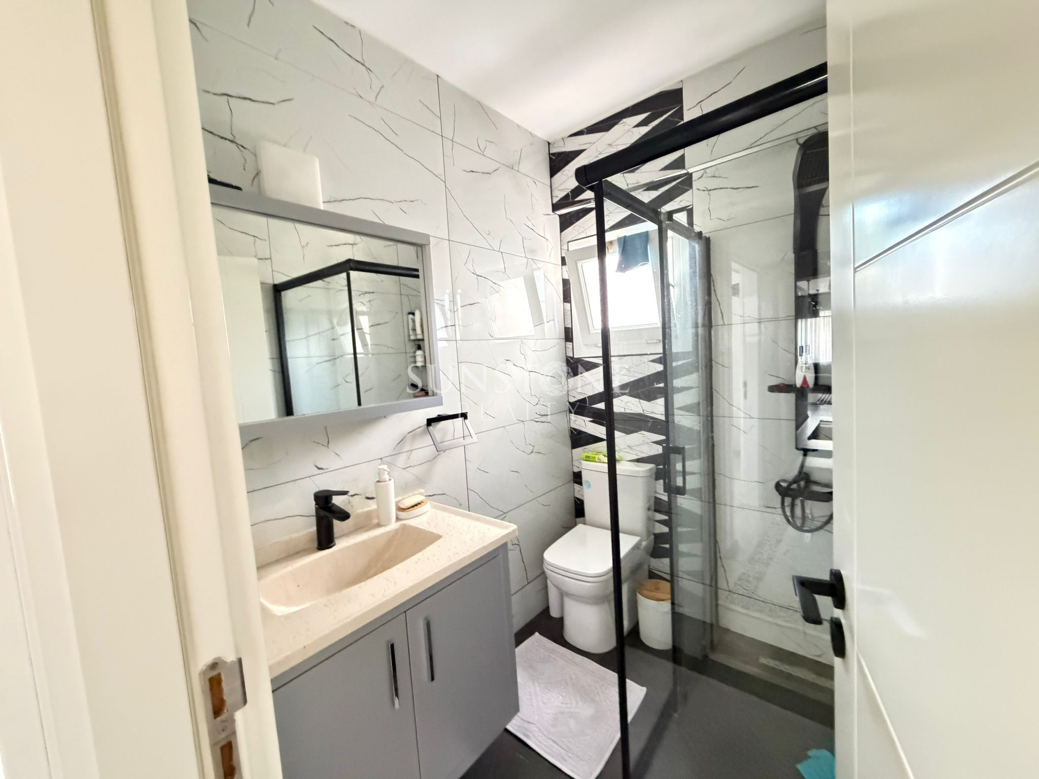 Girne Merkez Satılık Lüks 3+1 Modern Tasarım Daire 7