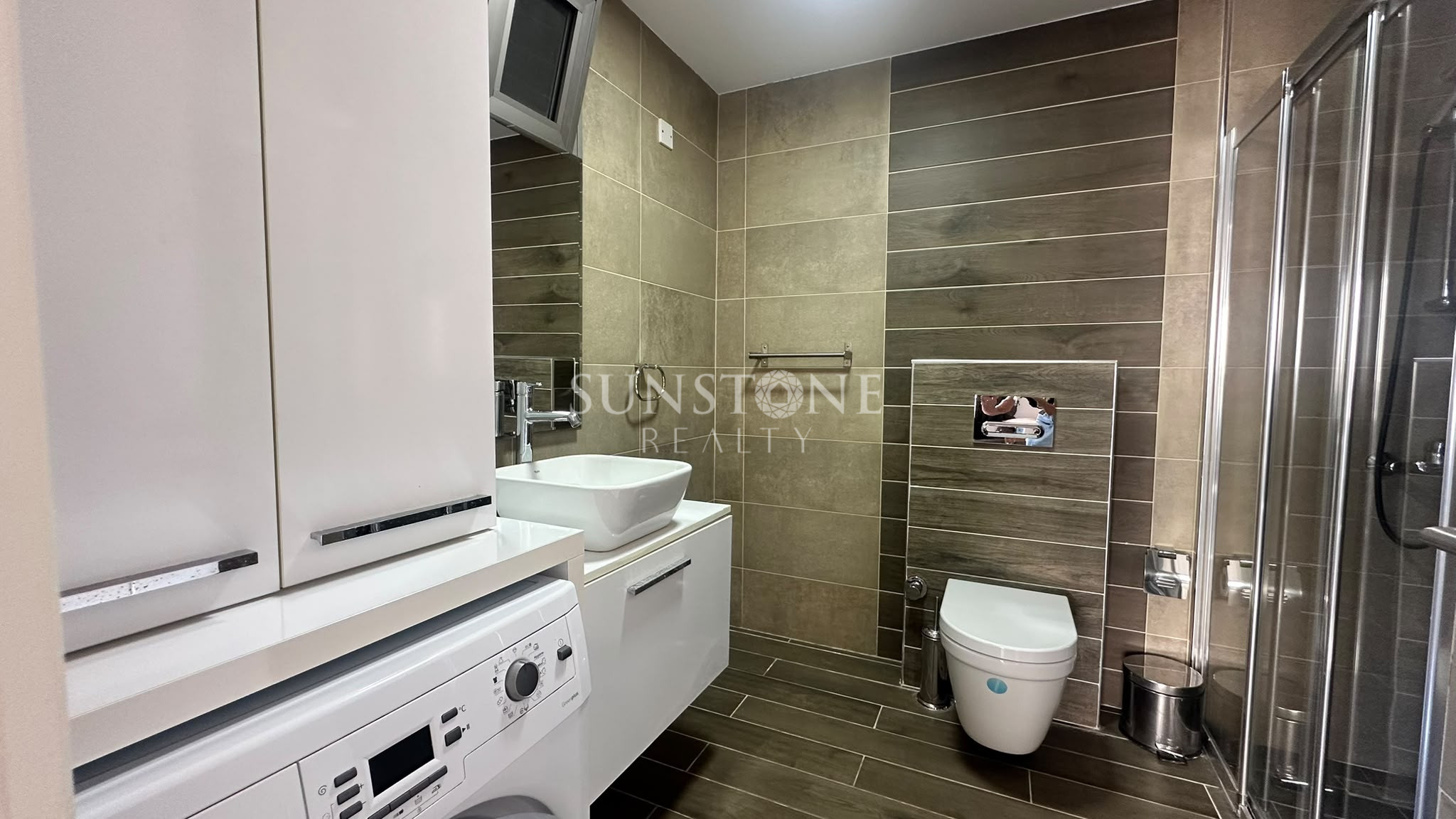 Girne Merkez'de Full Eşyalı Lüks Kiralık 2+1 Daire 9