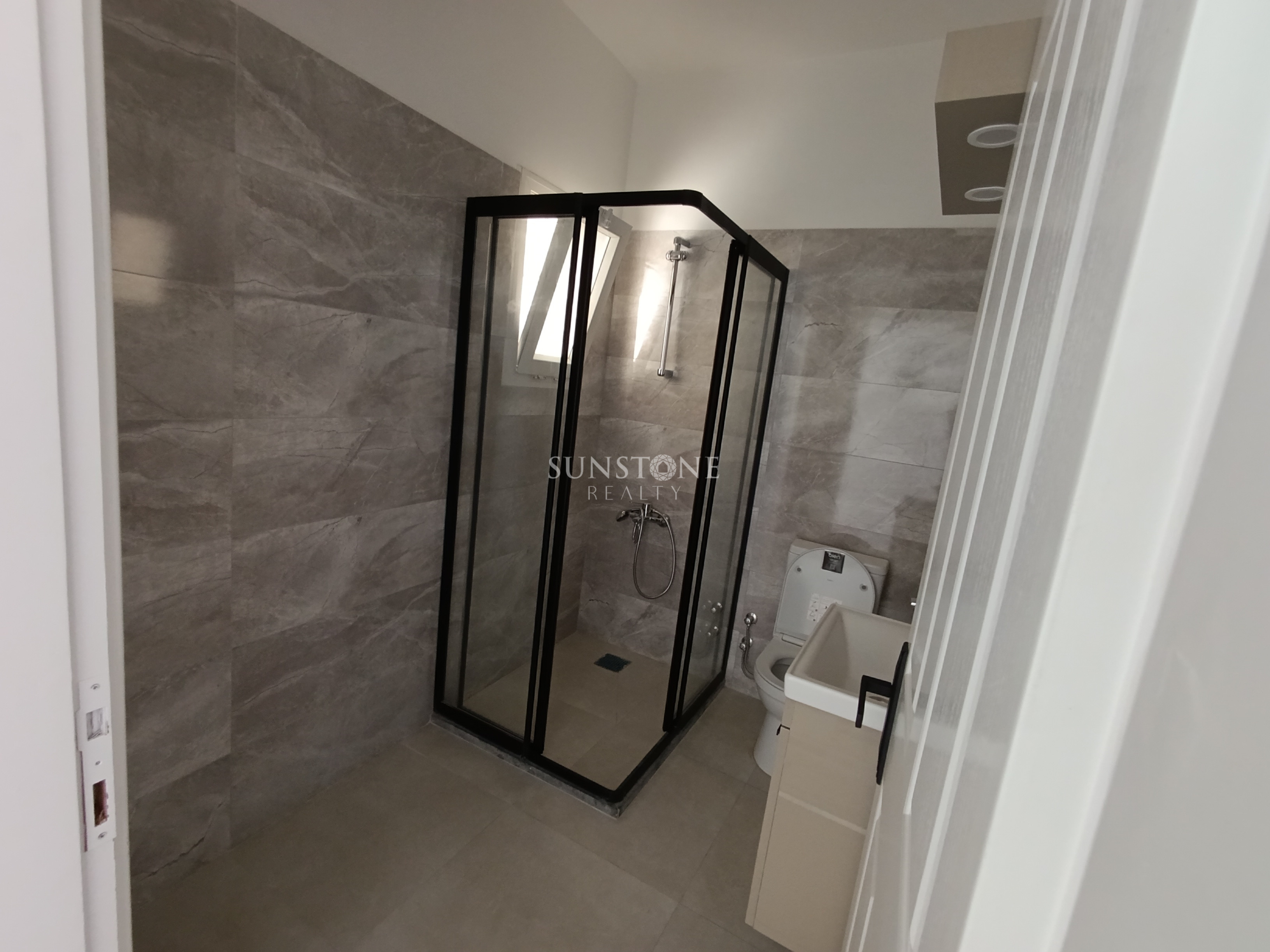 Girne Merkez'de Satılık Deniz Manzaralı Penthouse  10