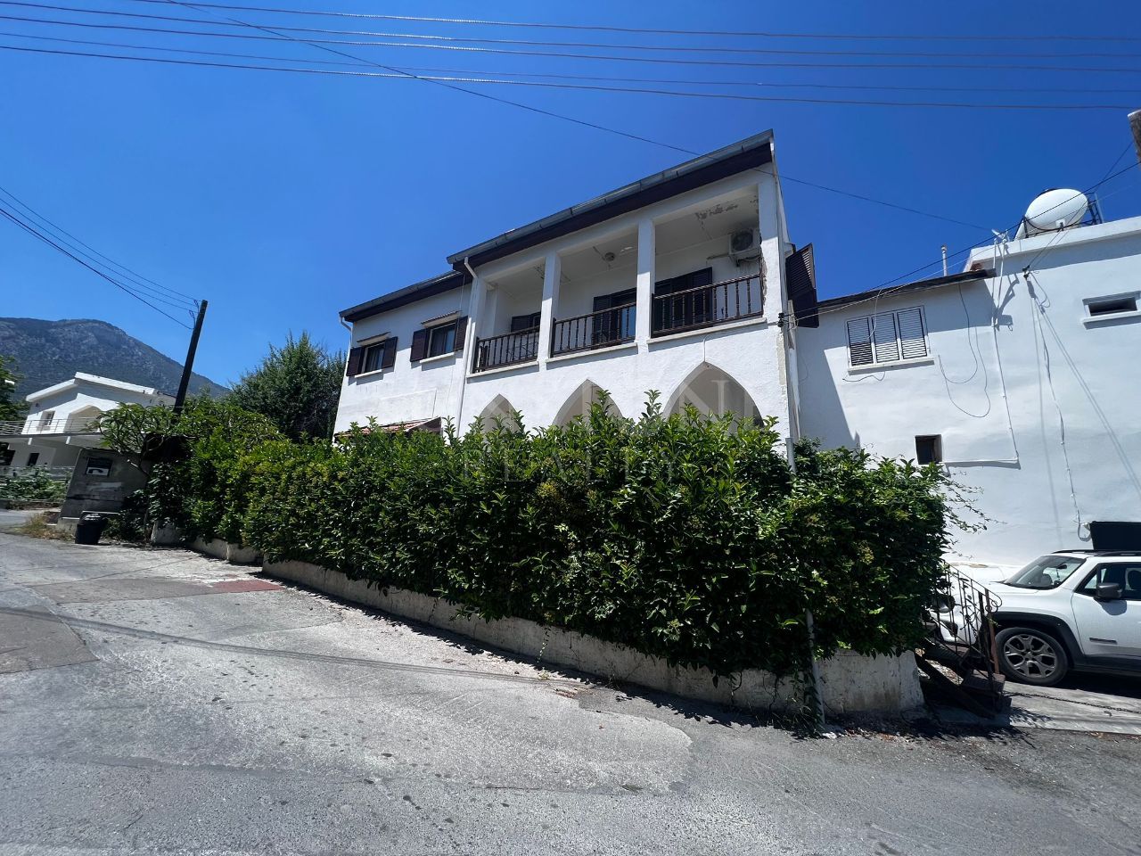 3+1 Detached House with Turkish House for Sale in Cyprus - Kyrenia - Ozabköy 8