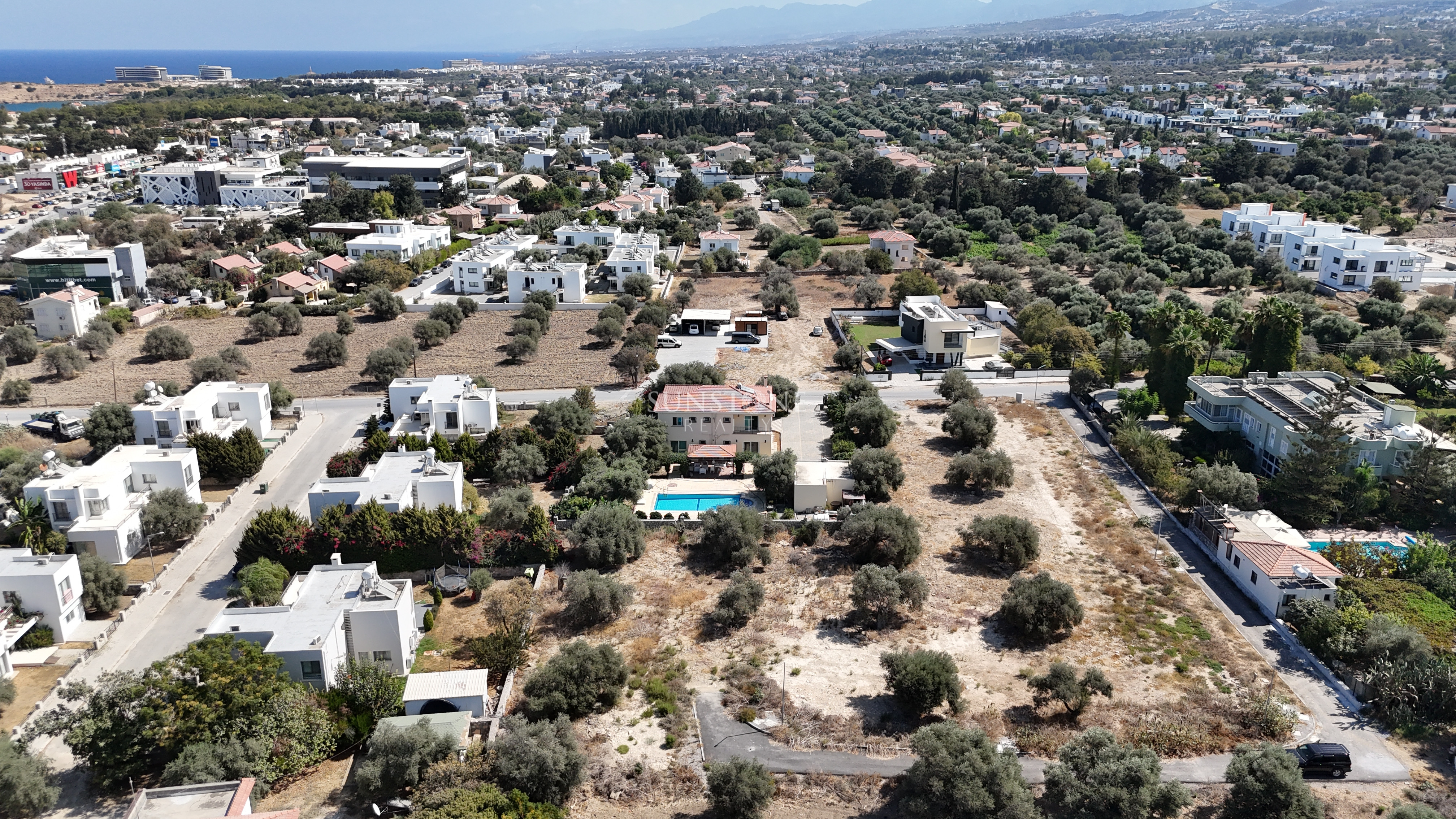 Kıbrıs Girne Ozanköy Satılık Türk Koçanlı 678 m2 Arsa 3