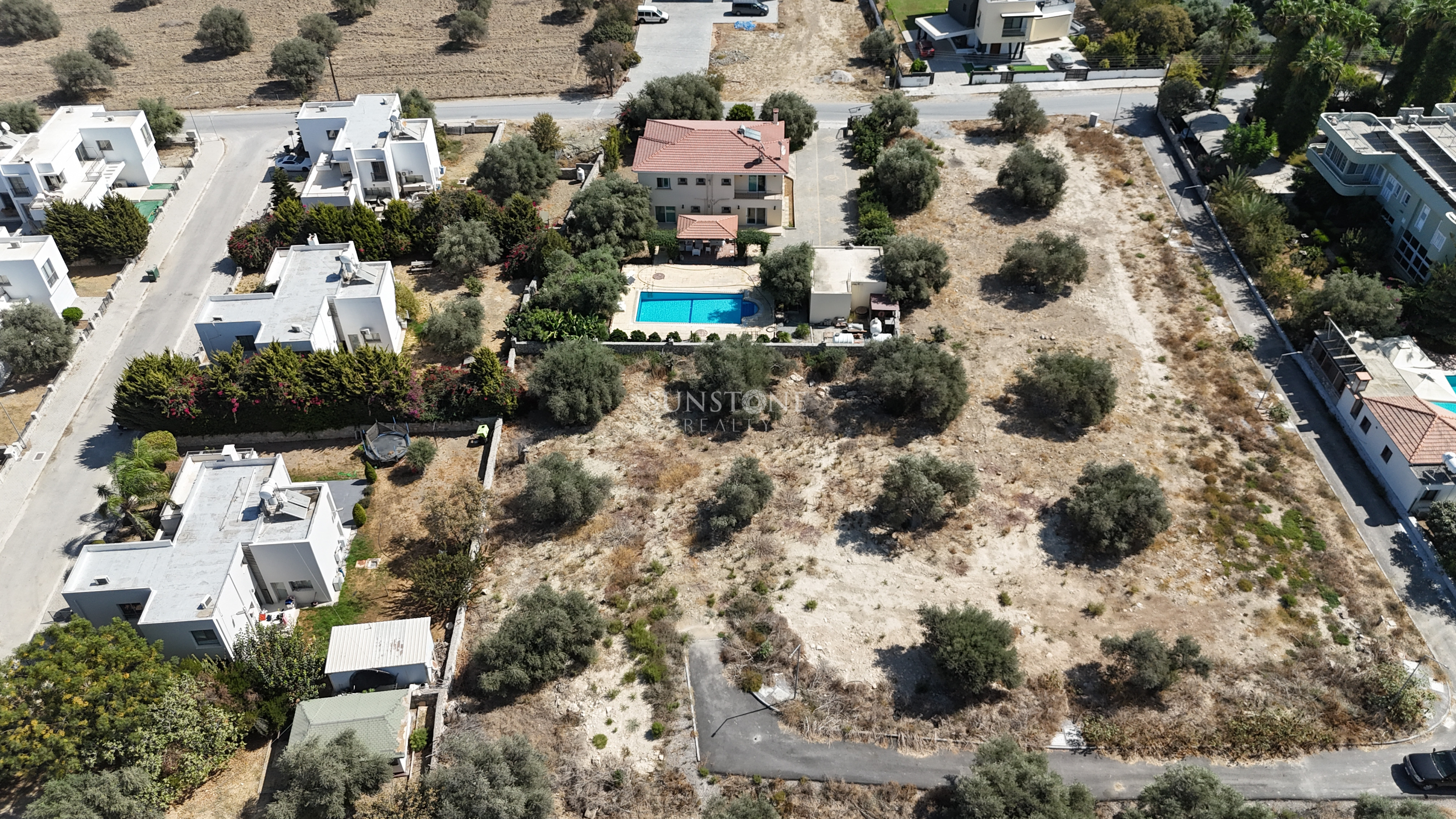 Kıbrıs Girne Ozanköy Satılık Türk Koçanlı 678 m2 Arsa 9