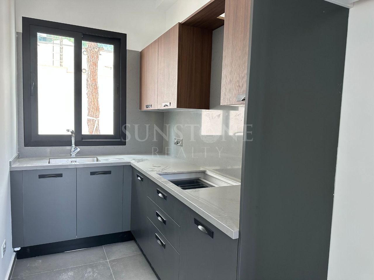 Kıbrıs - Girne - Zeytinlik'te Satılık Türk Koçanlı Havuzlu Özel Tasarım Villa 10
