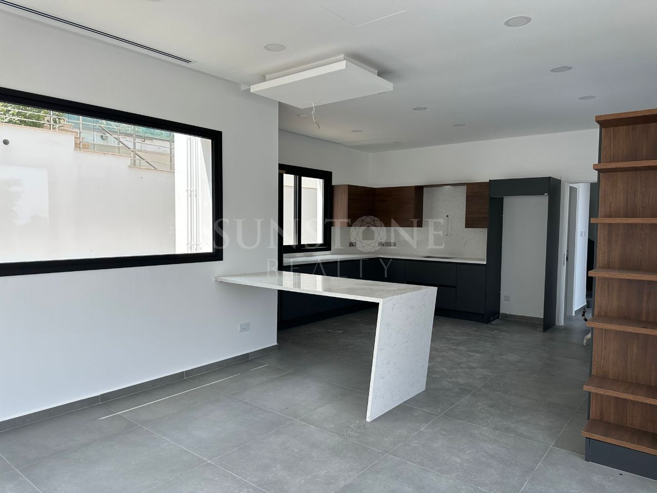 Kıbrıs - Girne - Zeytinlik'te Satılık Türk Koçanlı Havuzlu Özel Tasarım Villa 3