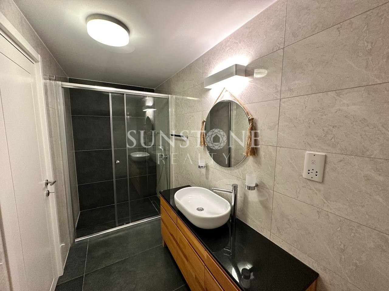 Girne’nin En Prestijli Sitesinde Kiralık 2+1 Daire 11