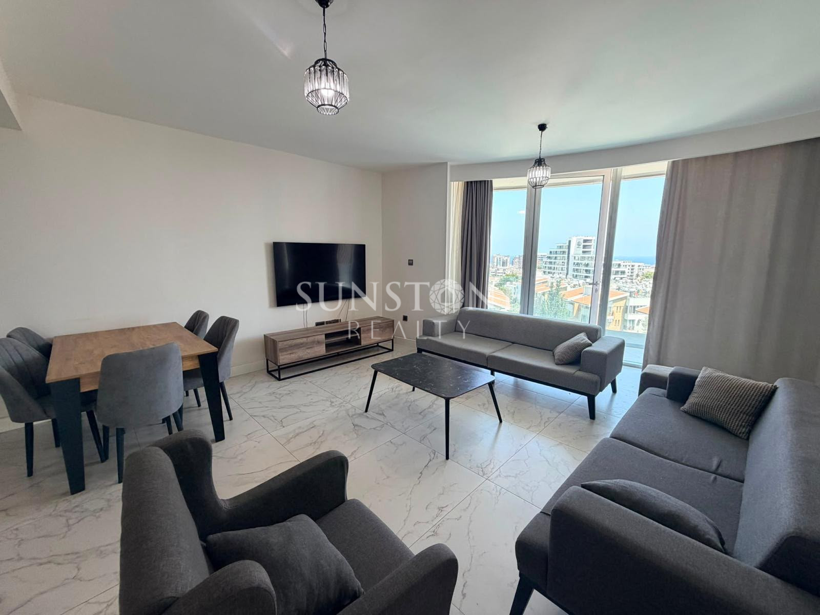 Girne’nin Merkezinde, Deniz ve Dağ Manzaralı Kiralık 2+1 Daire 7