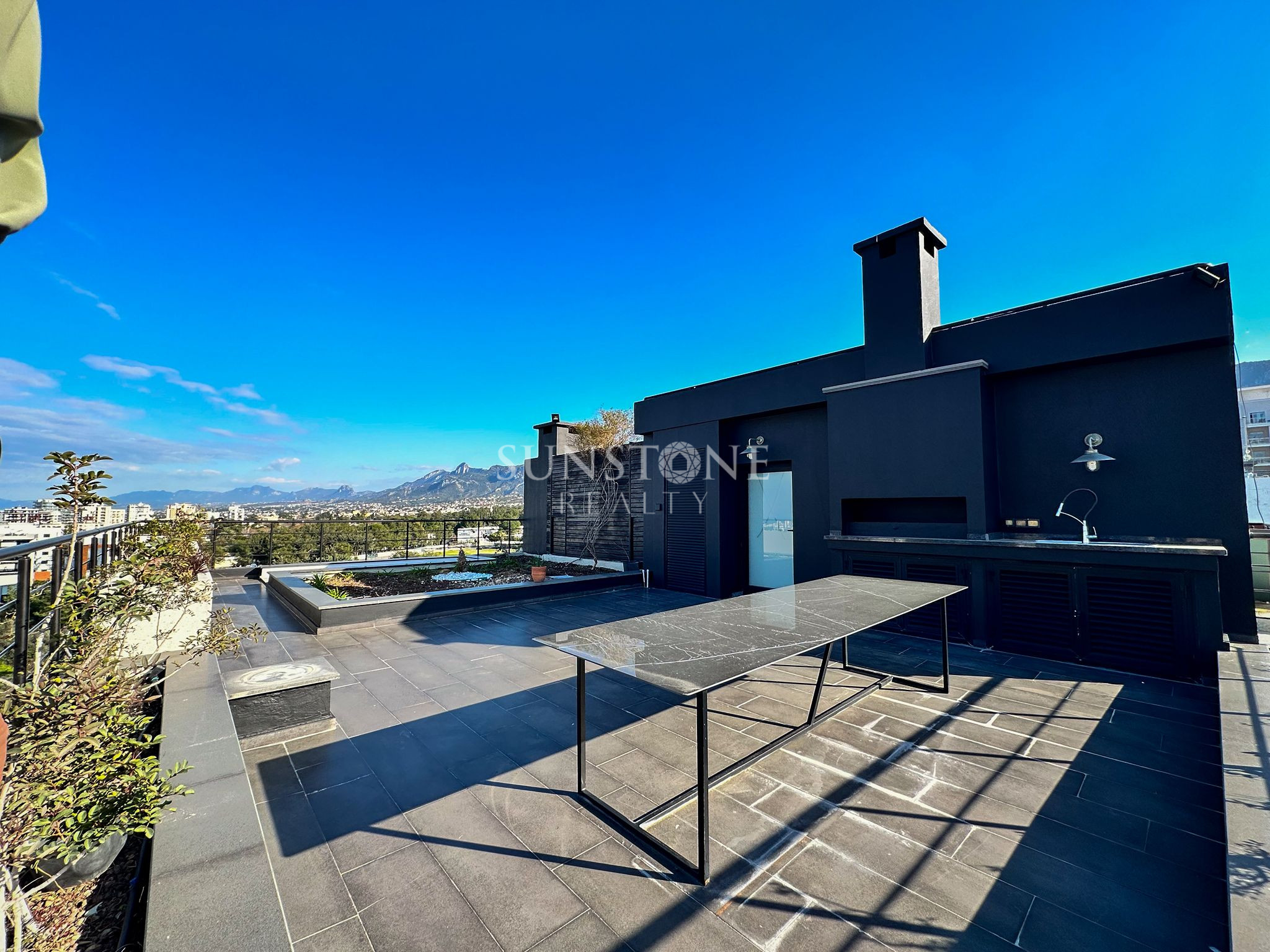 Girnenin Merkezinde Panaromik Manzarasız ve Emsalsiz tasarımı ile öne çıkan emsalsizbir Penthouse 10