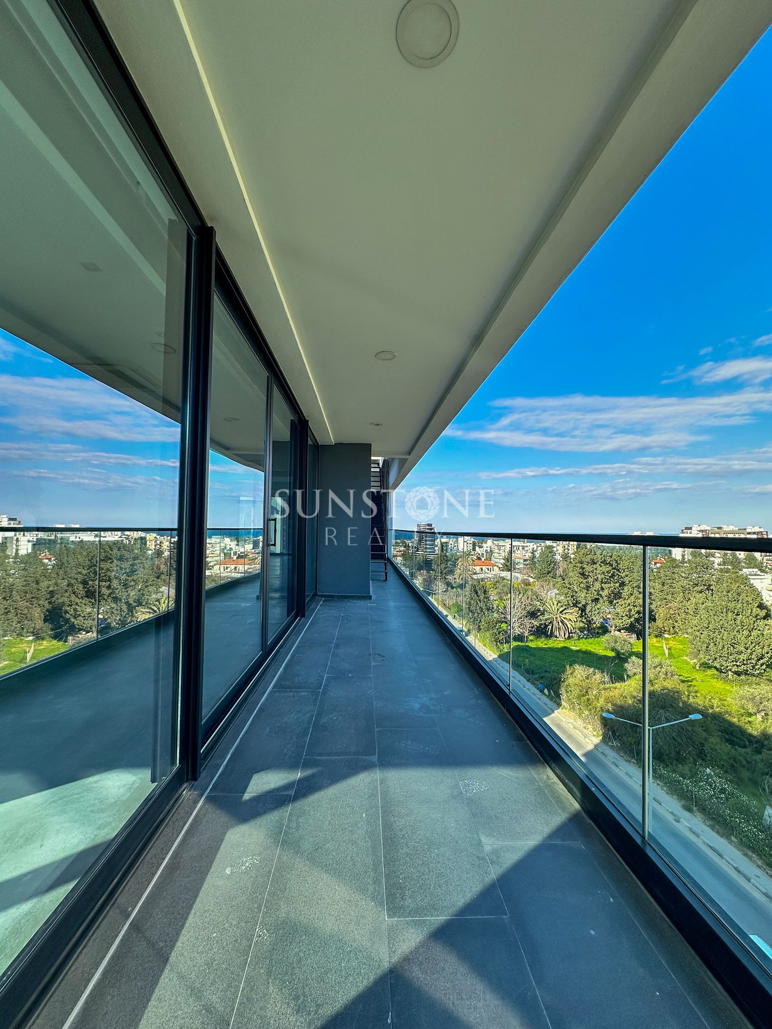 Girnenin Merkezinde Panaromik Manzarasız ve Emsalsiz tasarımı ile öne çıkan emsalsizbir Penthouse 11