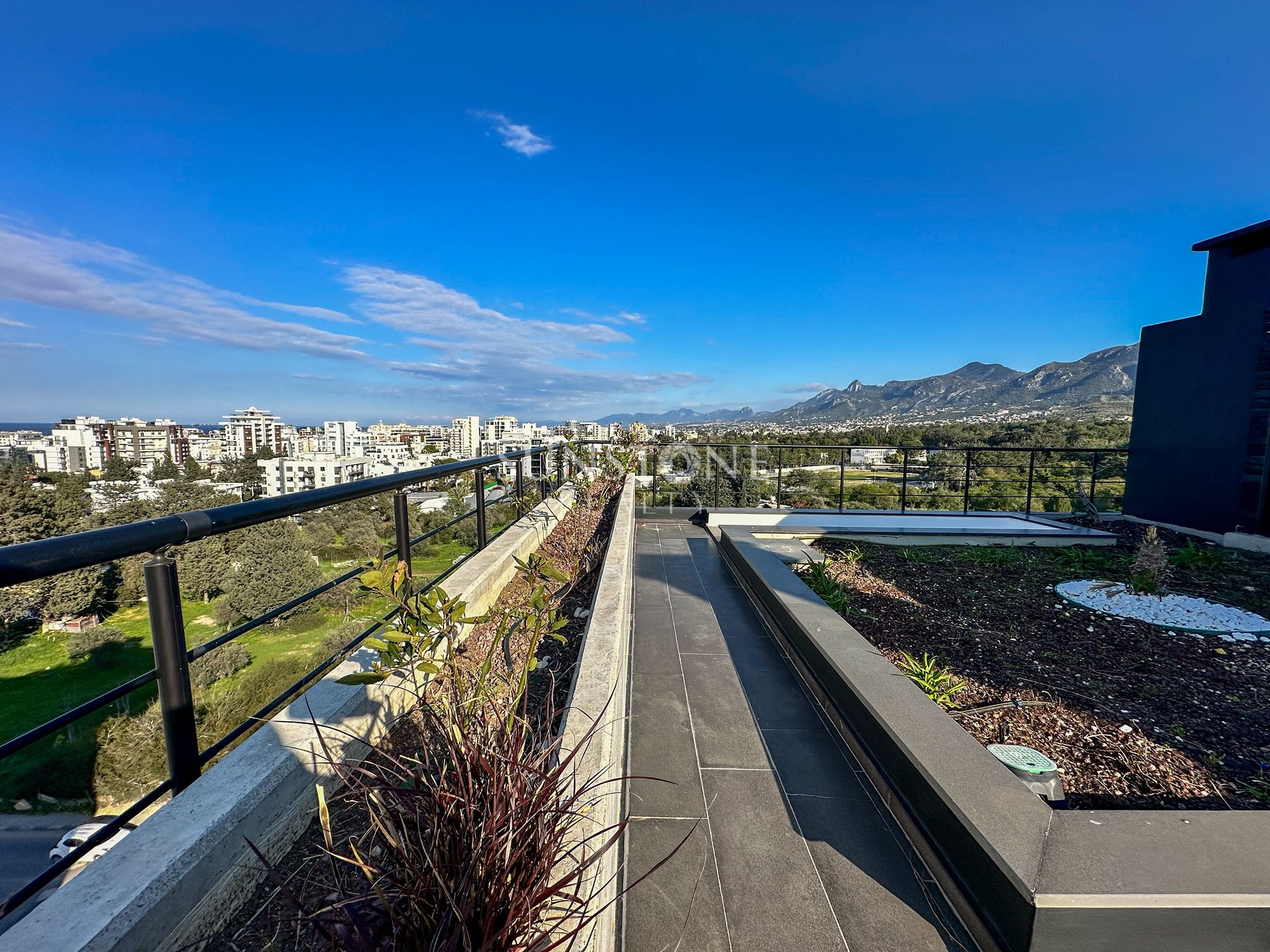 Girnenin Merkezinde Panaromik Manzarasız ve Emsalsiz tasarımı ile öne çıkan emsalsizbir Penthouse 7