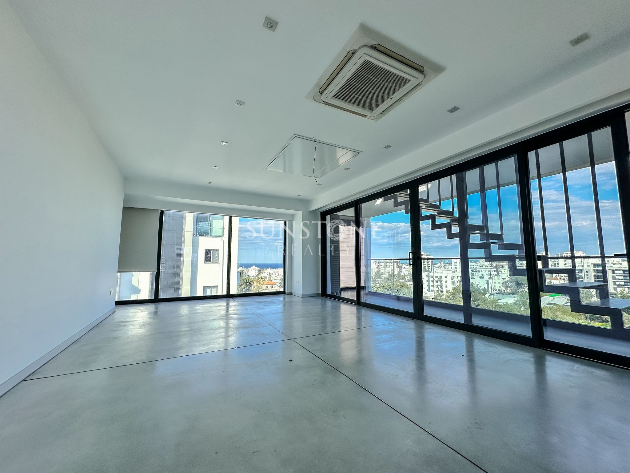 Girnenin Merkezinde Panaromik Manzarası ve Emsalsiz tasarımı ile öne çıkan harika bir Penthouse 5