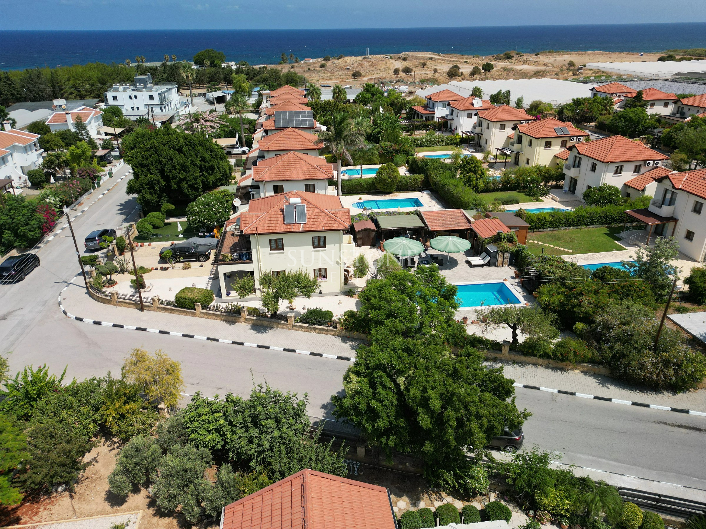 This Villa Offers More Than You Ever Dreamed Of! 4