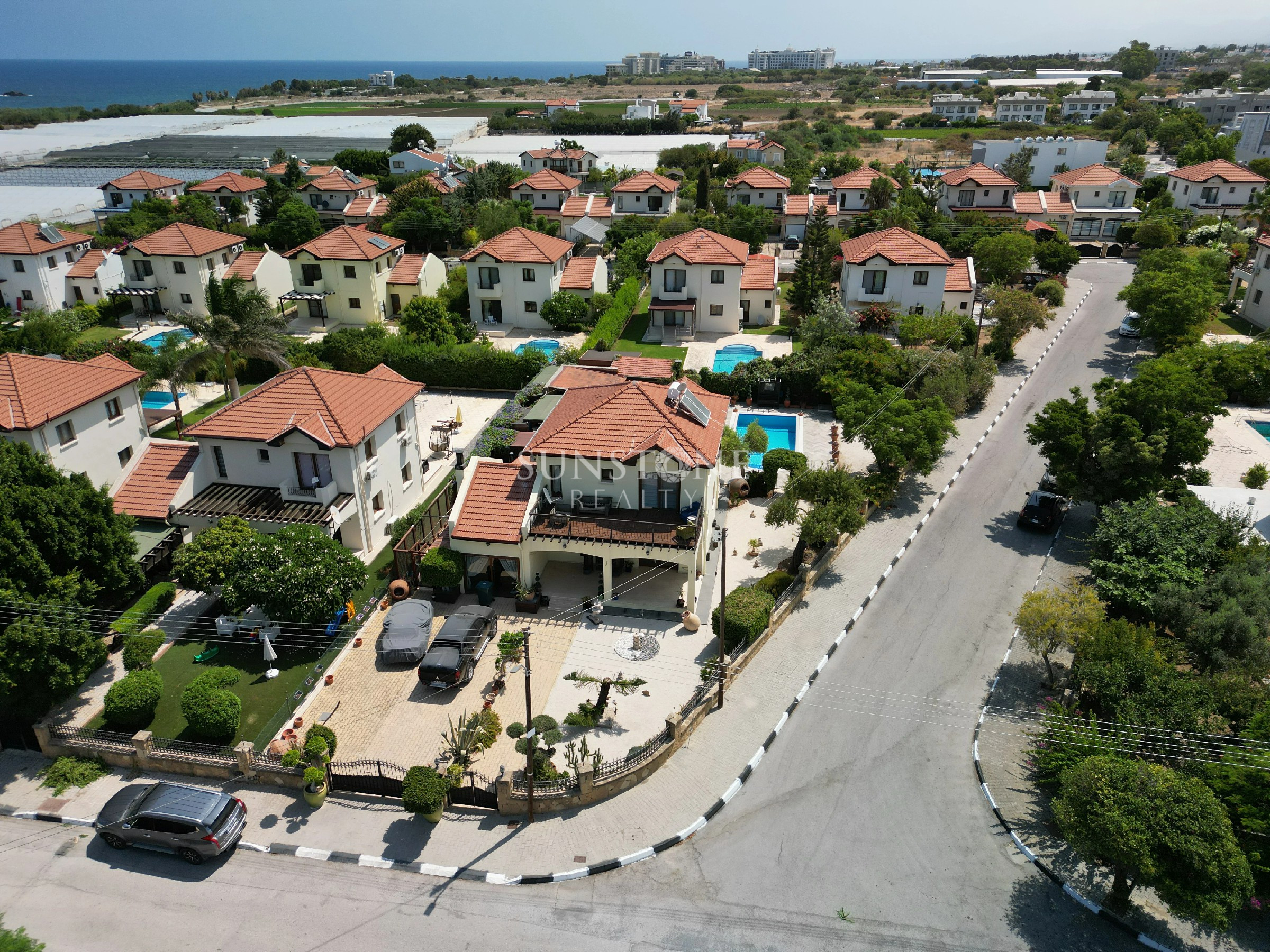 This Villa Offers More Than You Ever Dreamed Of! 35
