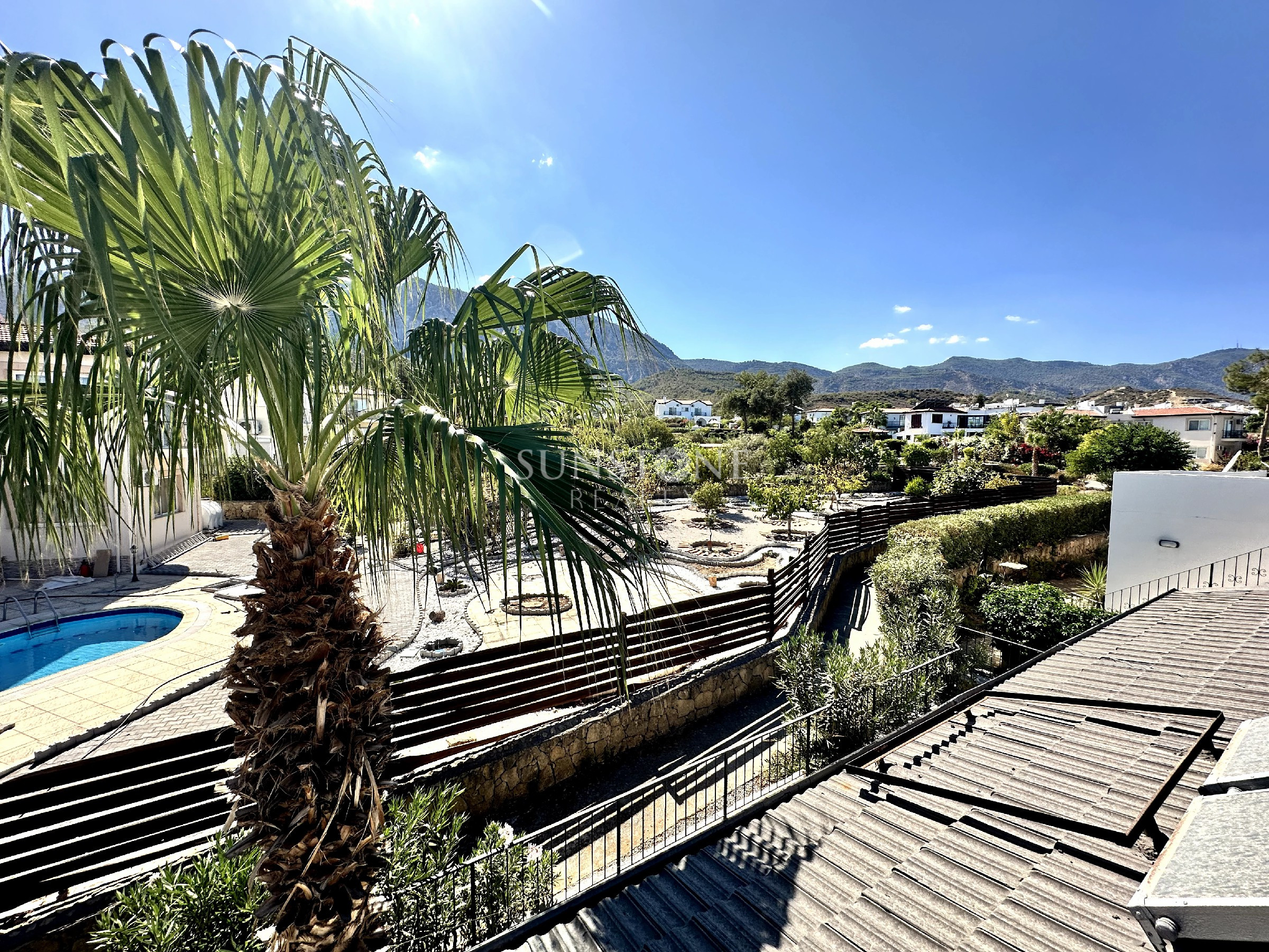 Kıbrıs Girne Alsancak Bölgesinde Satılık 4 Yatak Odalı Villa. 8