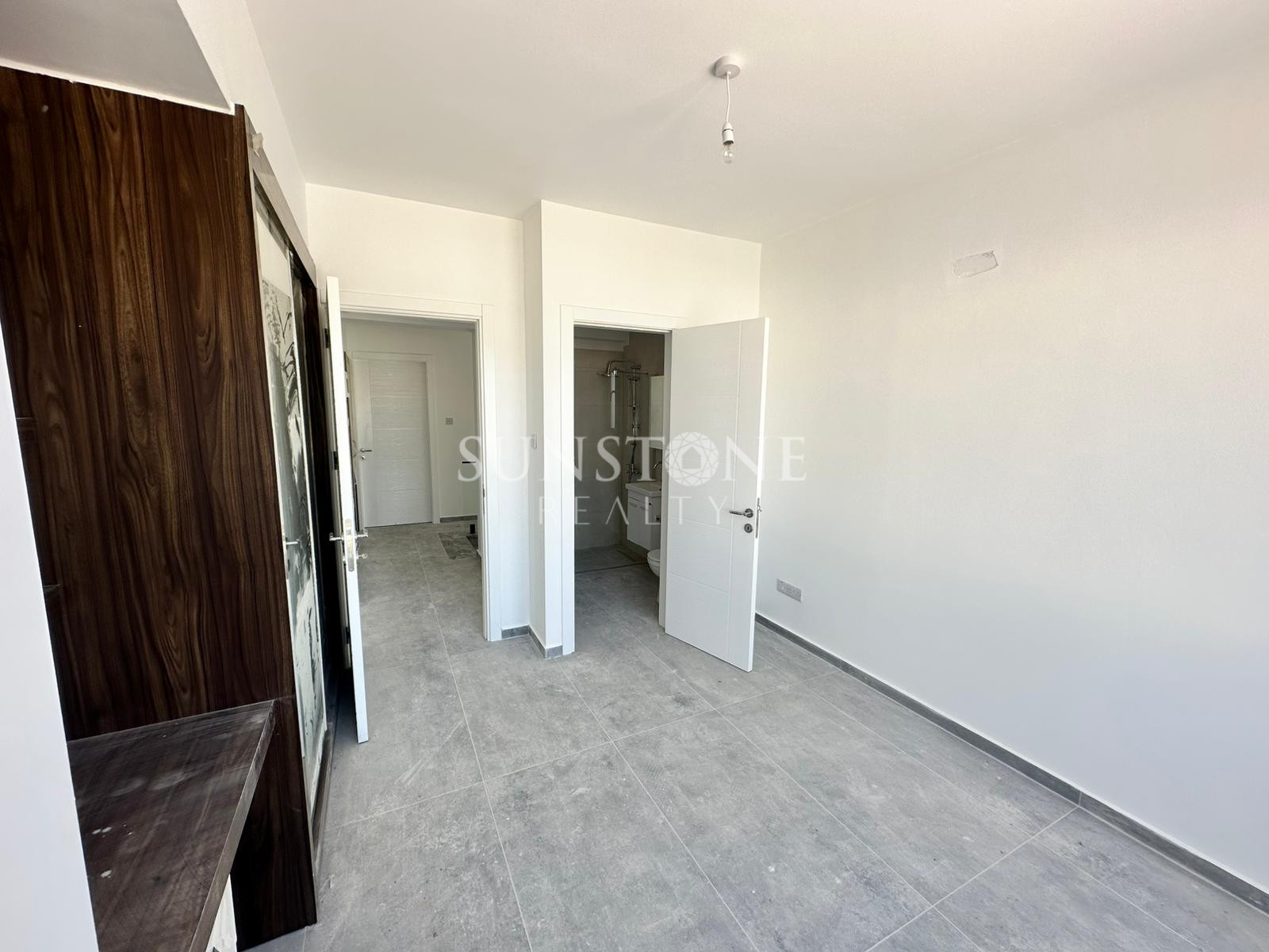 Kıbrıs Girne Alsancak Bölgesinde Satılık 4 Yatak Odalı Modern Villalar 16