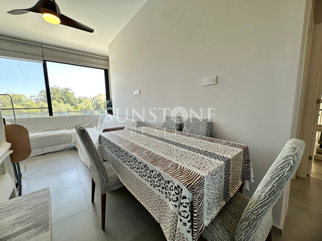 Kıbrıs Girne Alsancak Bölgesinde Satılık Full Eşyalı 2+1 Penthouse Daire. 7